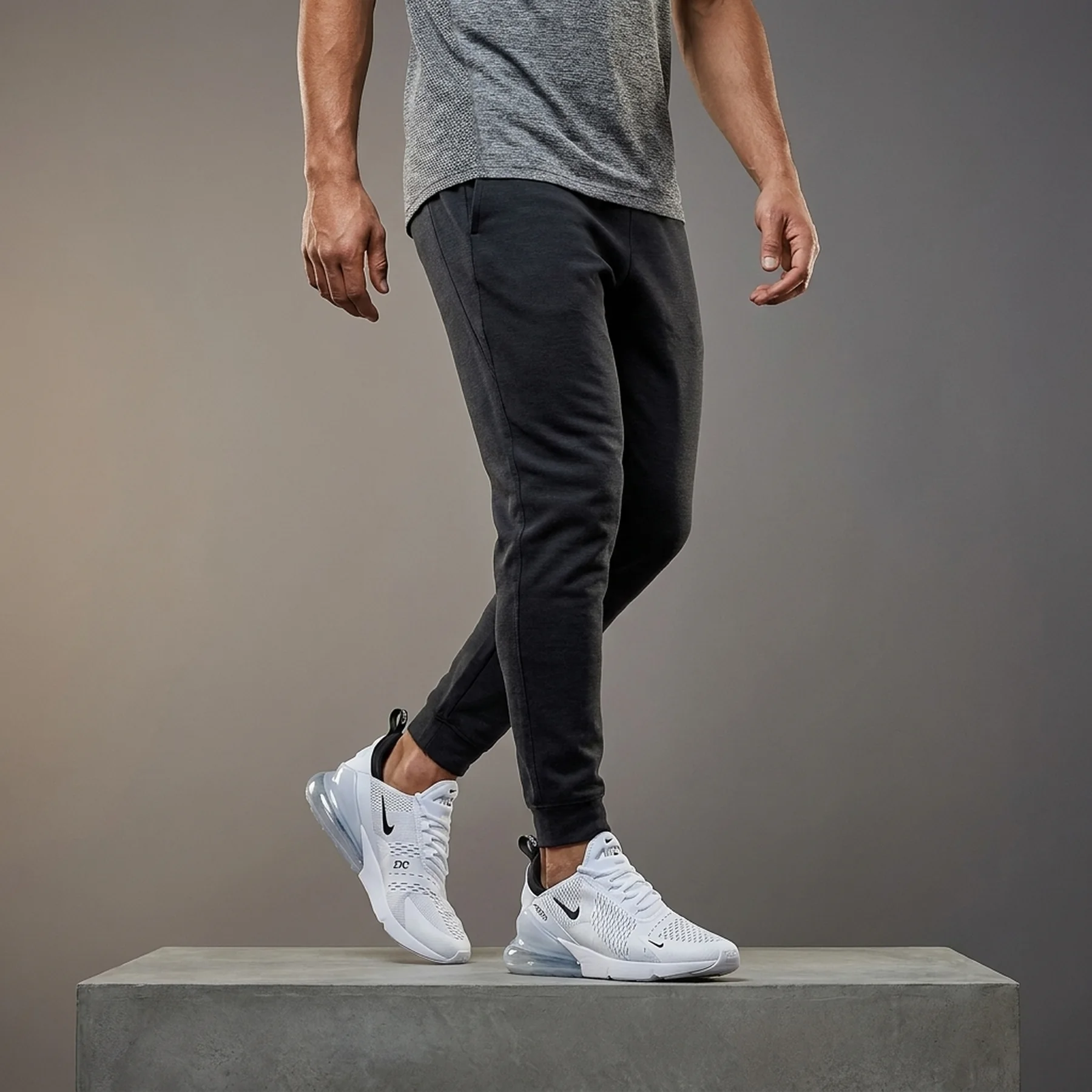 Кросівки чоловічі Nike Air Max 270 (AH8050-100)