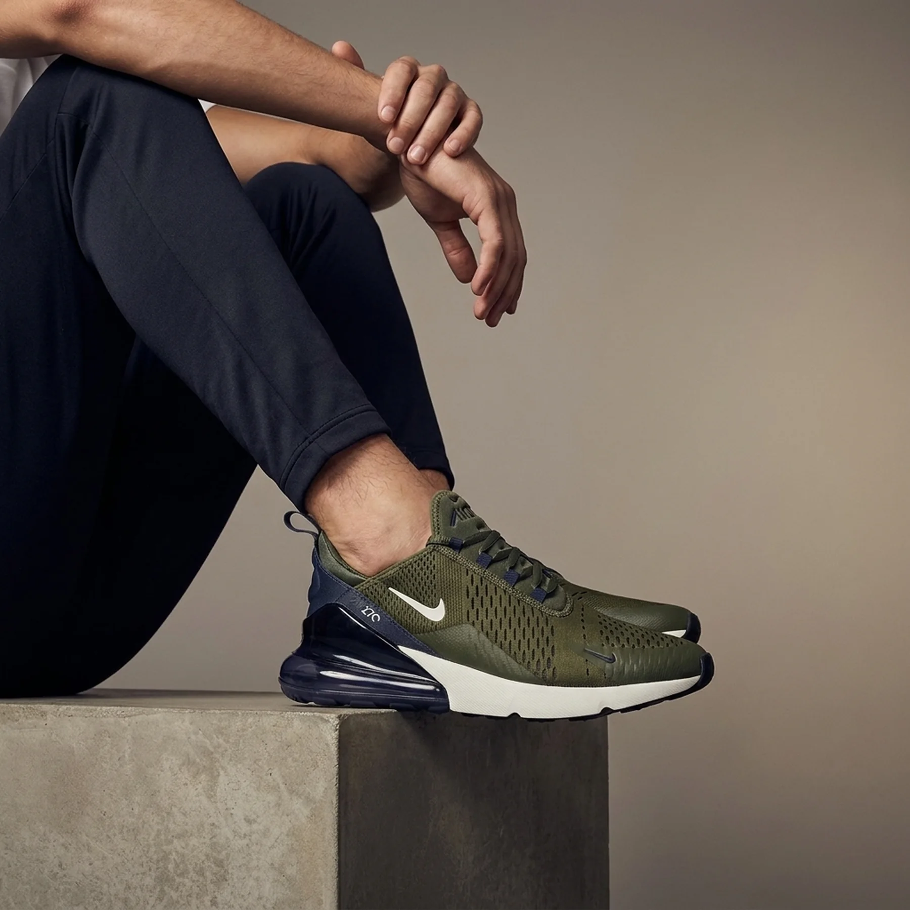 Кросівки чоловічі Nike Air Max 270 Olive (AH8050-303)