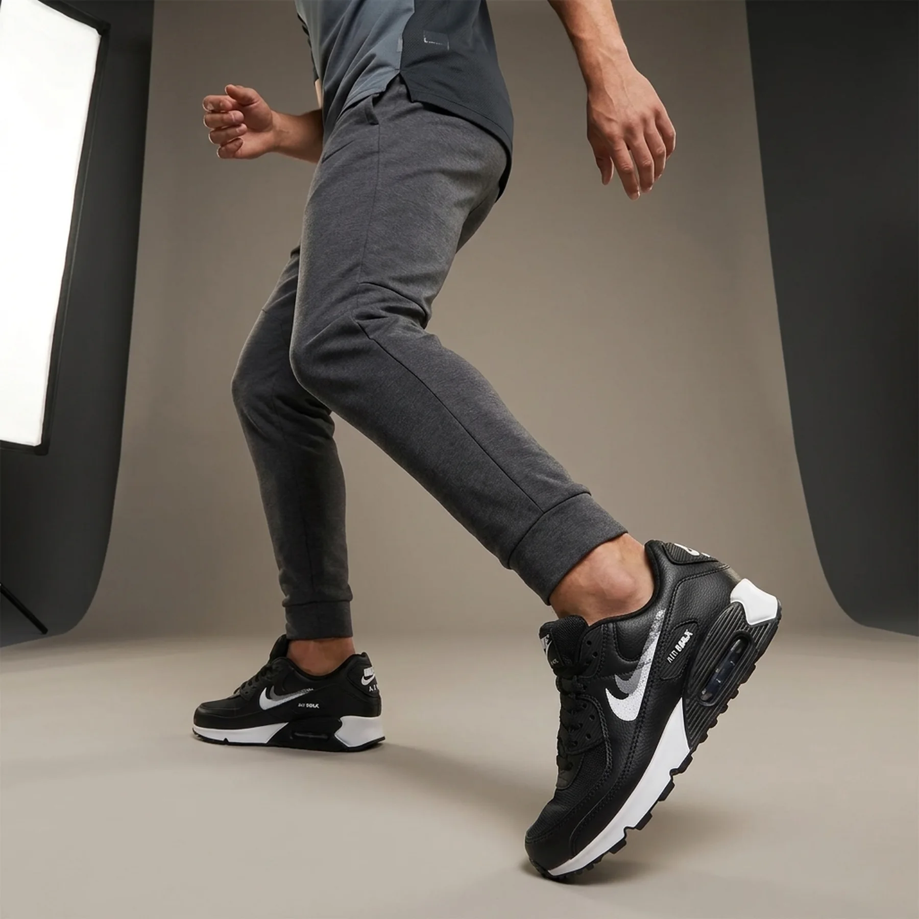Кросівки чоловічі Nike Air Max 90 (FD0657-001)