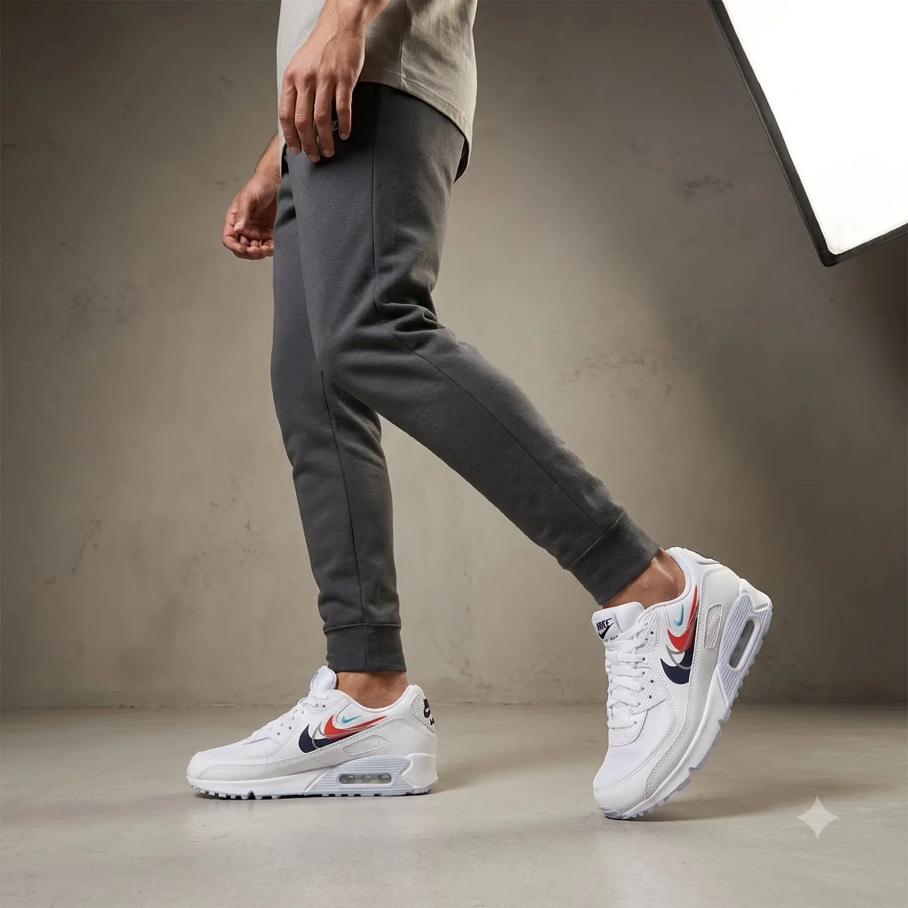 Кросівки чоловічі Nike Air Max 90 (FJ4223-100)