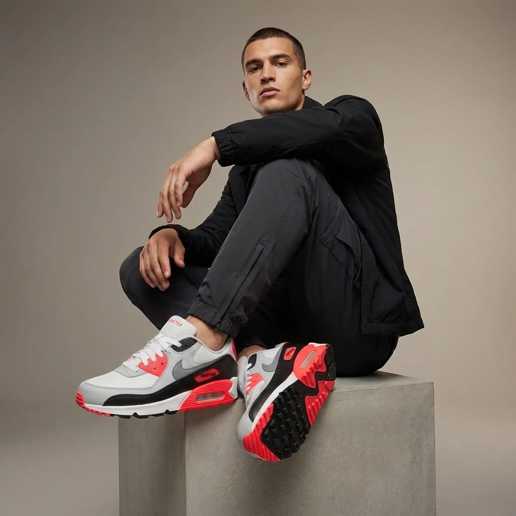 Кросівки чоловічі Nike Air Max 90 GORE-TEX 'Infrared'