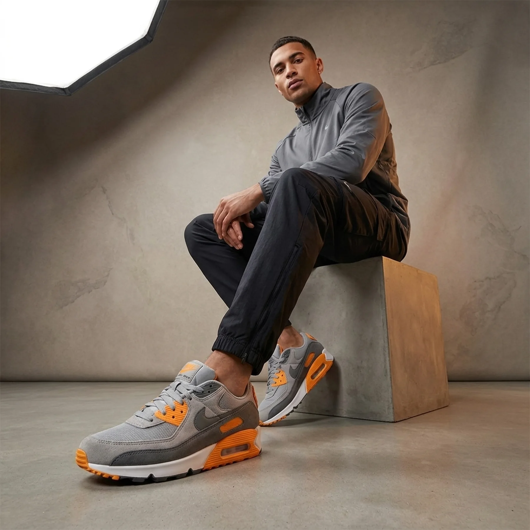 Кросівки чоловічі Nike Air Max 90 (HV6224-002)