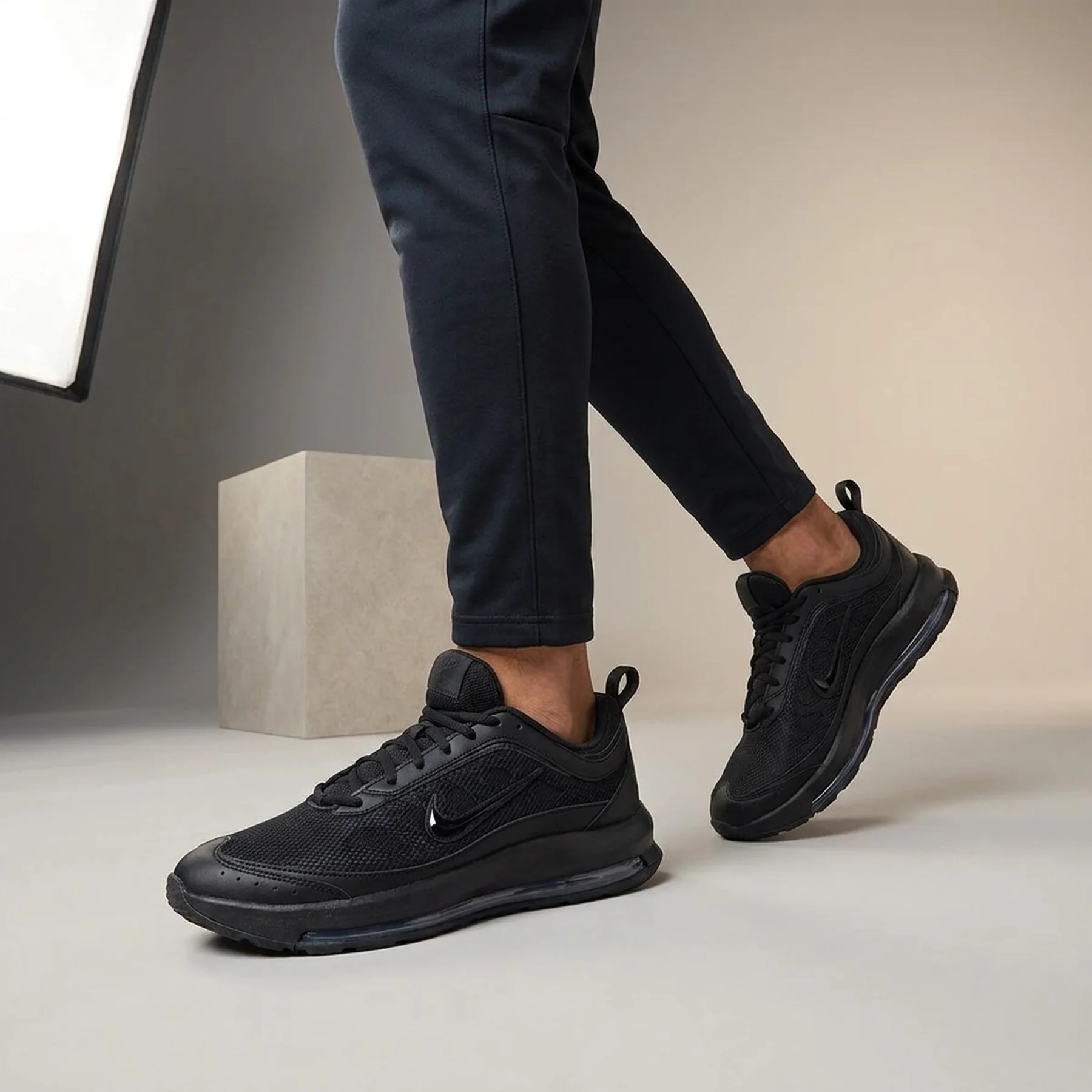 Кросівки чоловічі Nike Air Max Ap (CU4826-001)