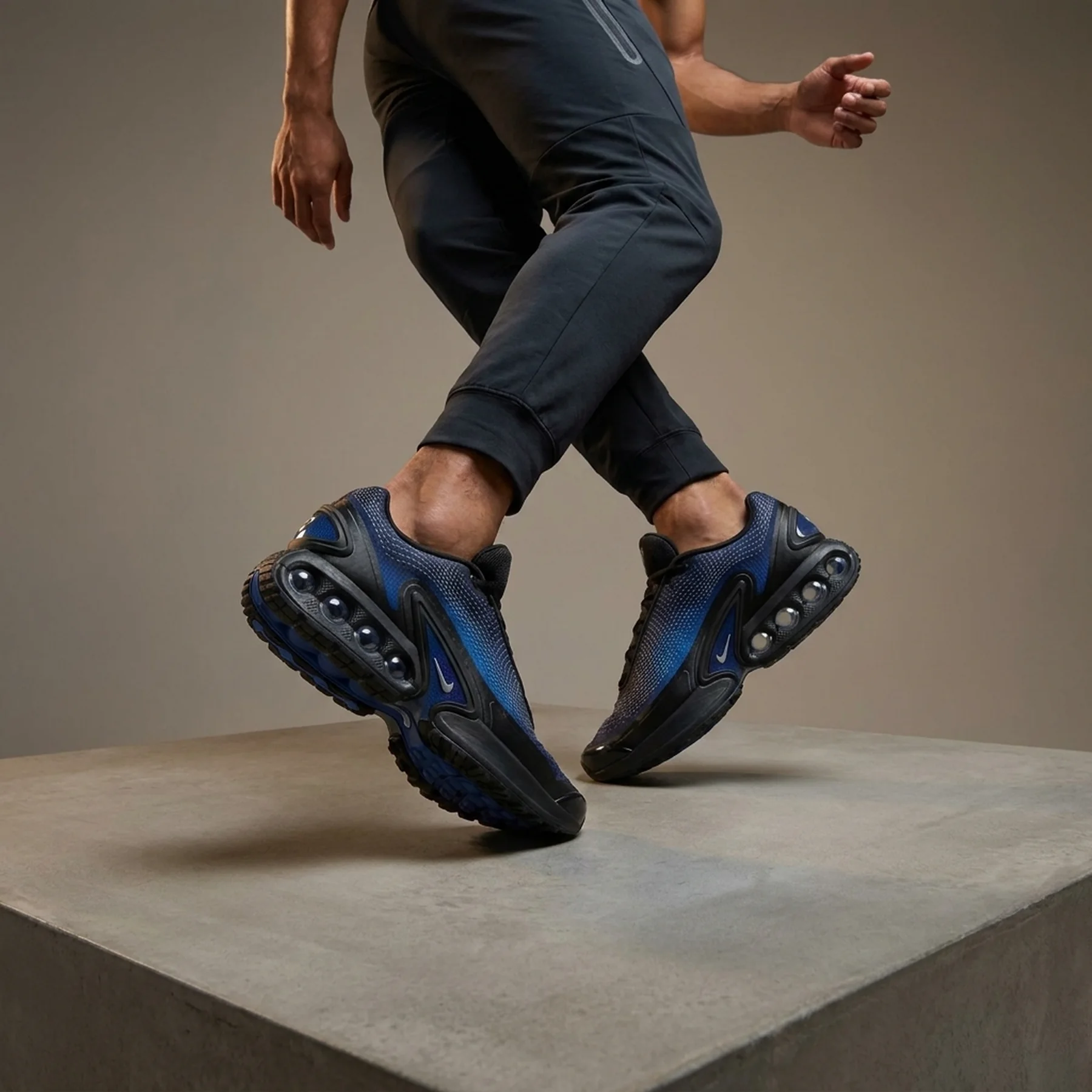 Кросівки чоловічі Nike Air Max Dn Black Racer Blue (HM0708-001)