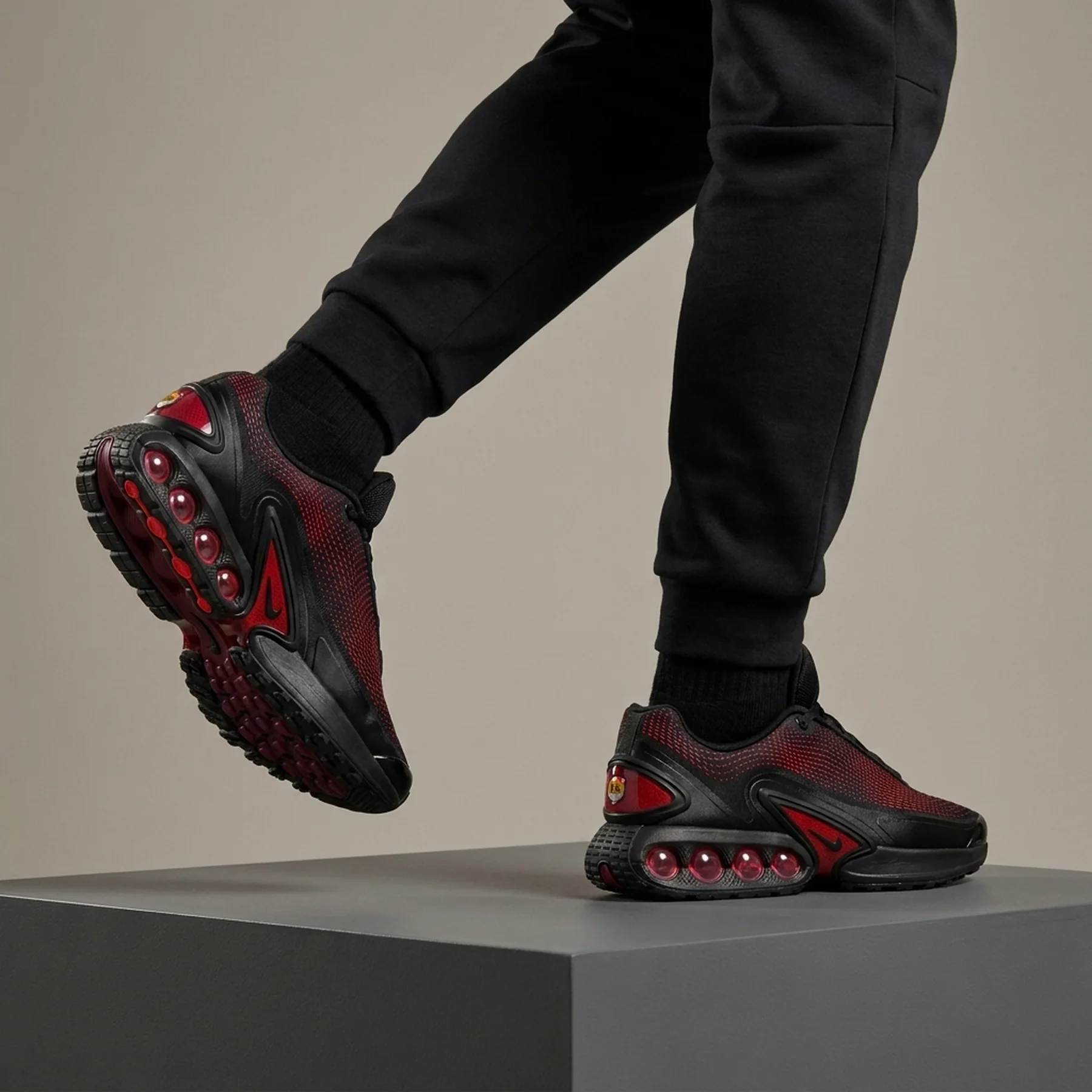 Кросівки чоловічі Nike Air Max Dn Essential (HV5235-002)