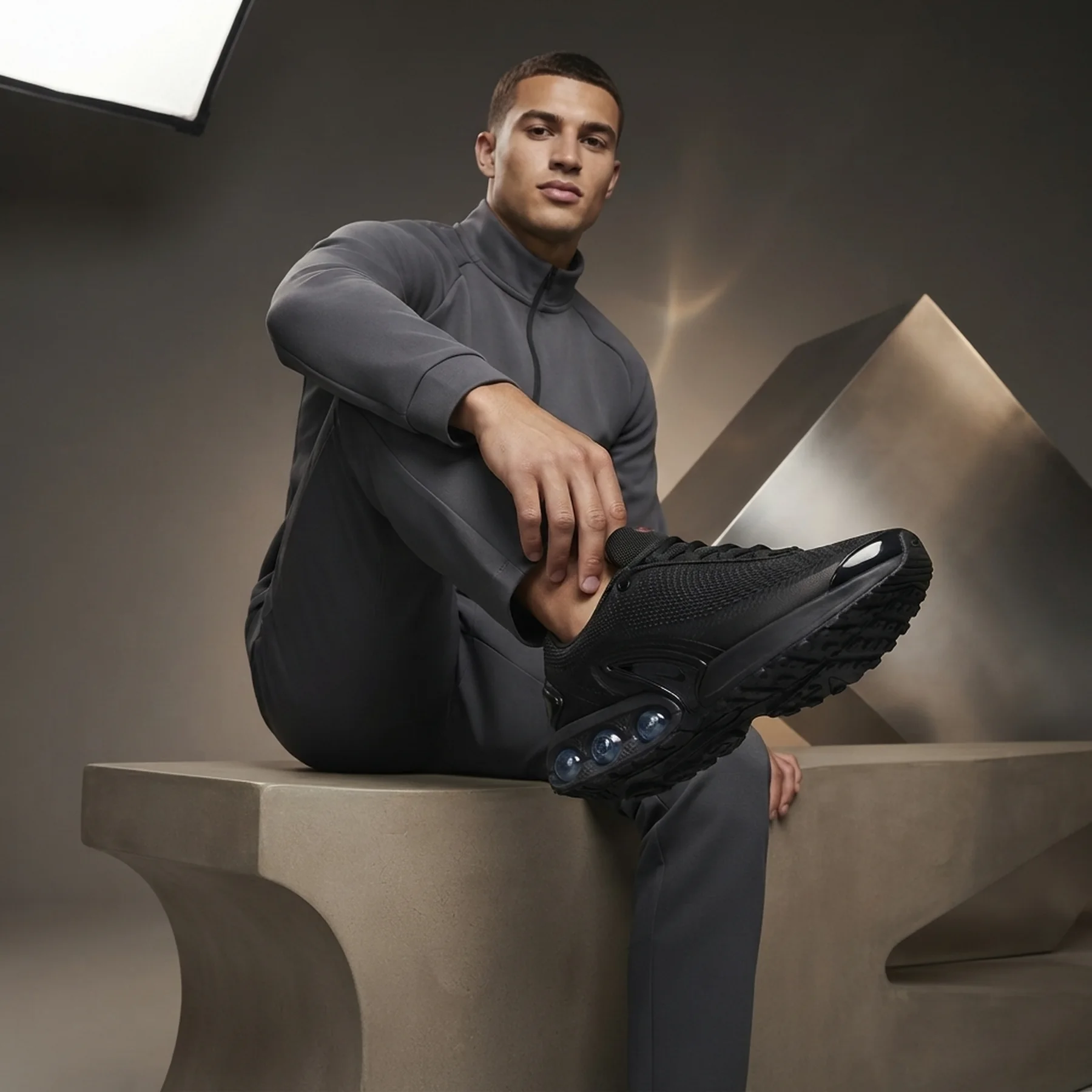 Кросівки чоловічі Nike Air Max Dn (FJ3145-003)