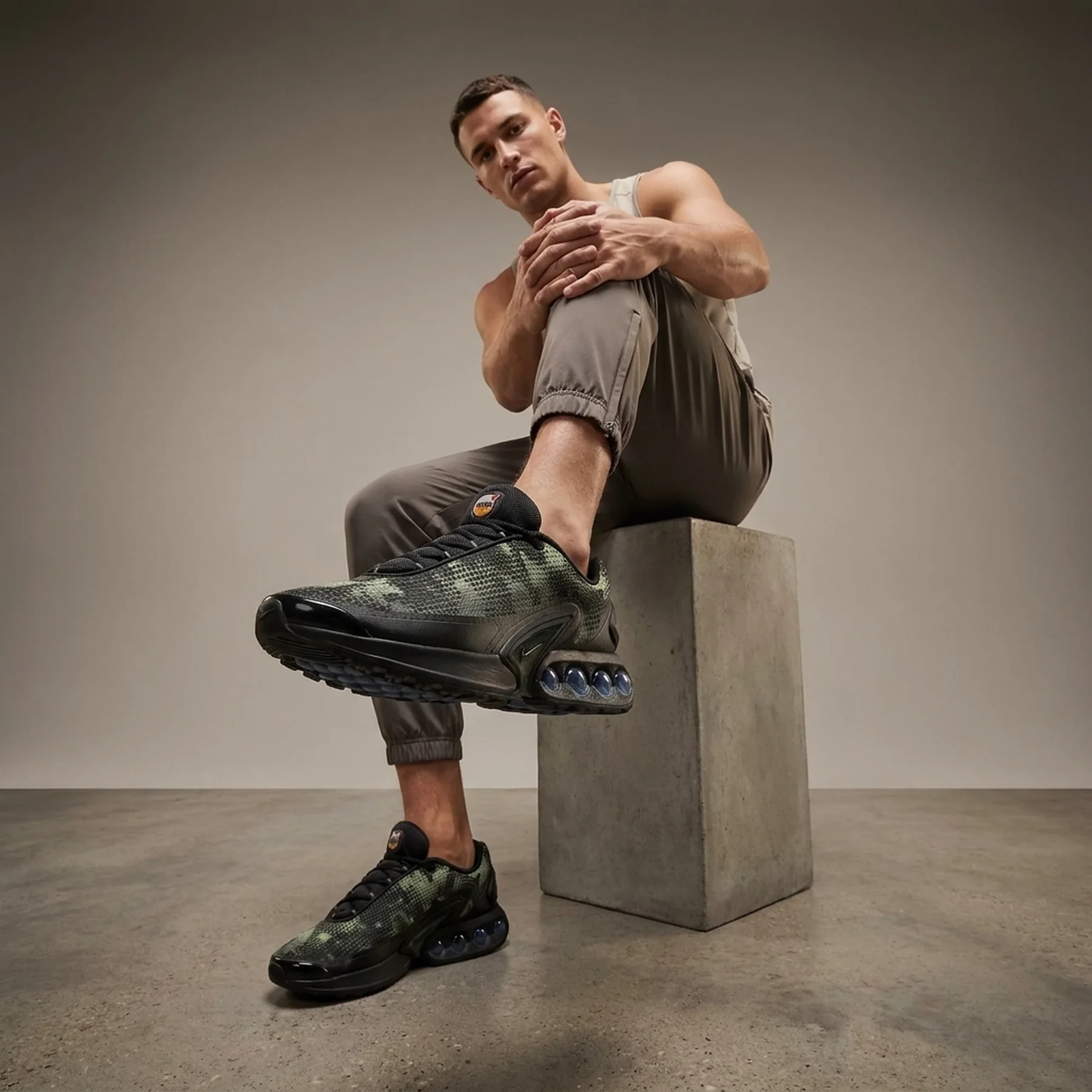 Кросівки чоловічі Nike Air Max Dn (IB3078-010)