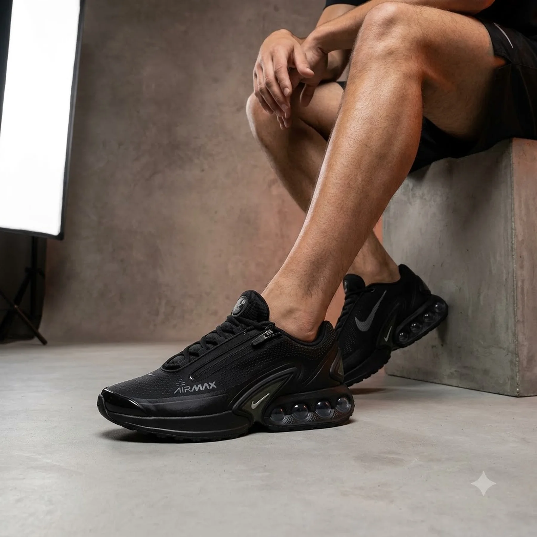 Кросівки чоловічі Nike Air Max Dn Roam Black (HQ8605-001)