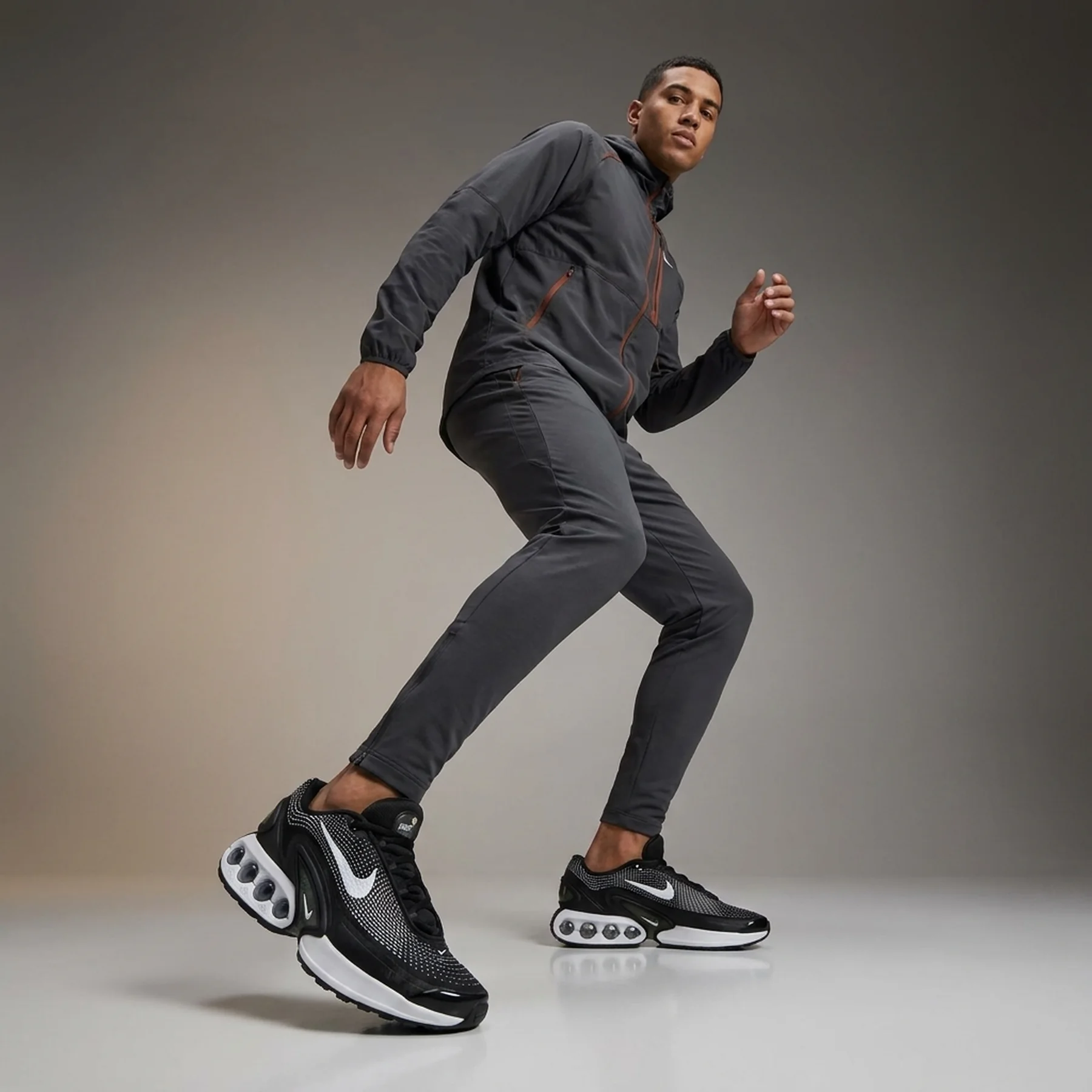 Кросівки чоловічі Nike Air Max Dn8 Black (FQ7860-007)