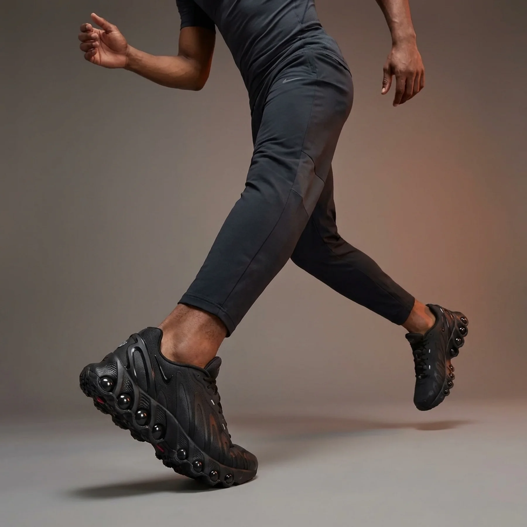 Кросівки чоловічі Nike Air Max Dn8 (FQ7860-002)