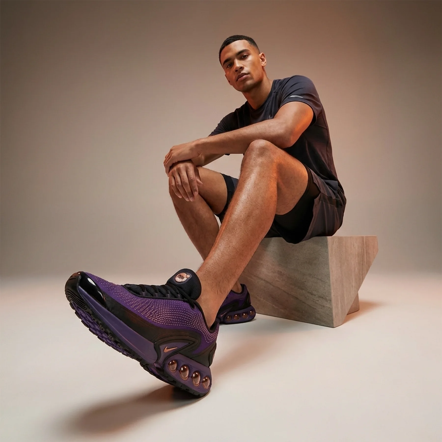 Кросівки чоловічі Nike Air Max Dn8 (FQ7860-009)