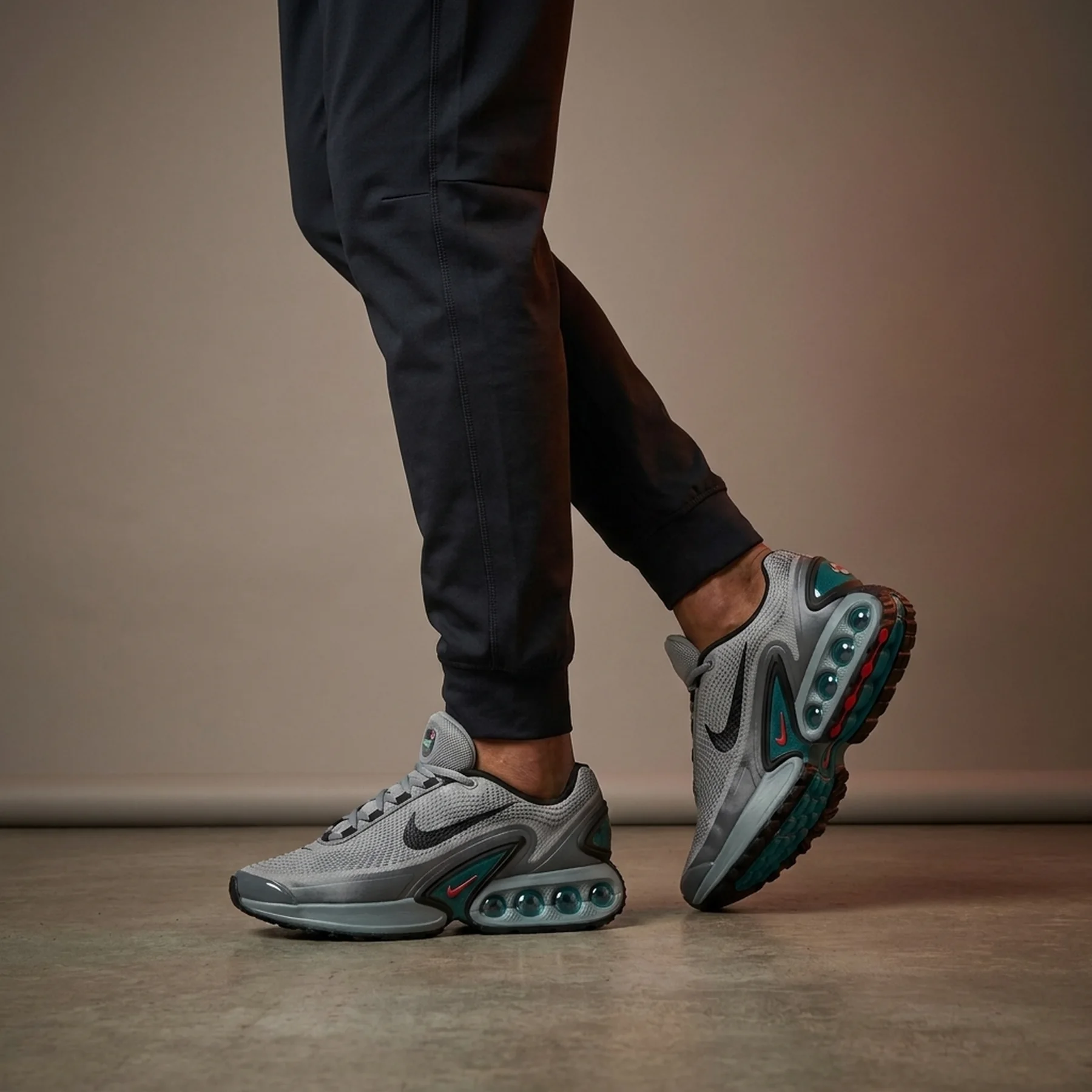 Кросівки чоловічі Nike Air Max Dnlt Smoke Grey/ Black-Dusty Grey (DV3337-022)