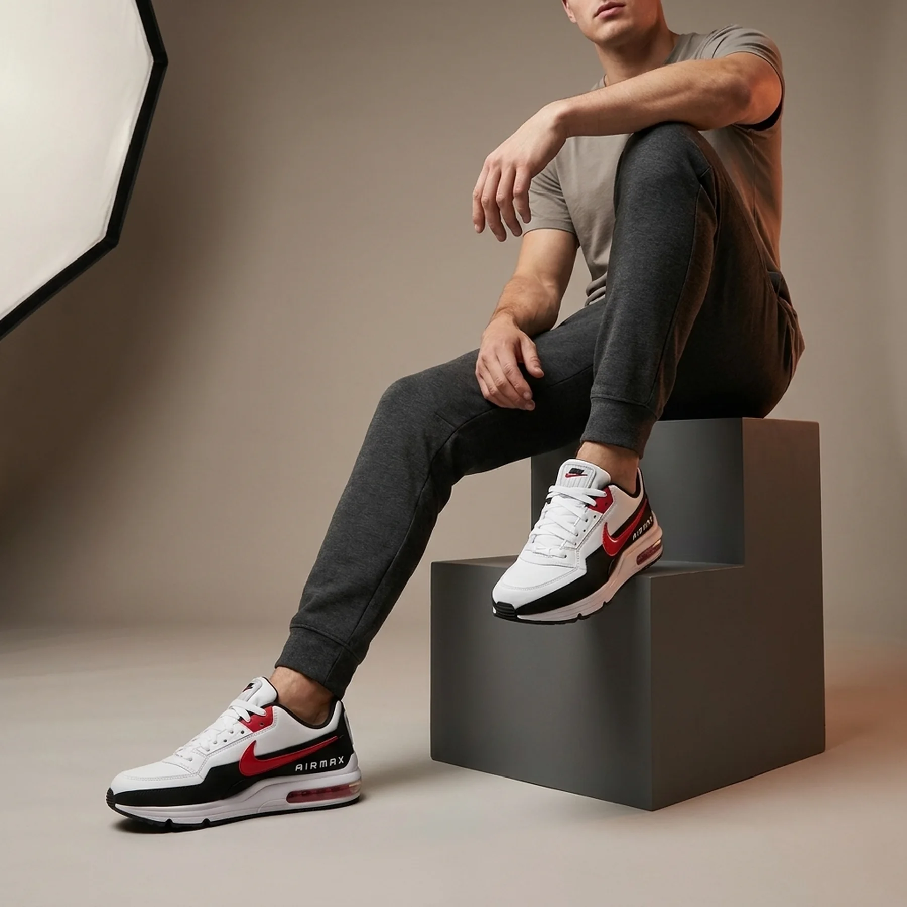 Кросівки чоловічі Nike Air Max Ltd 3 (BV1171-100)