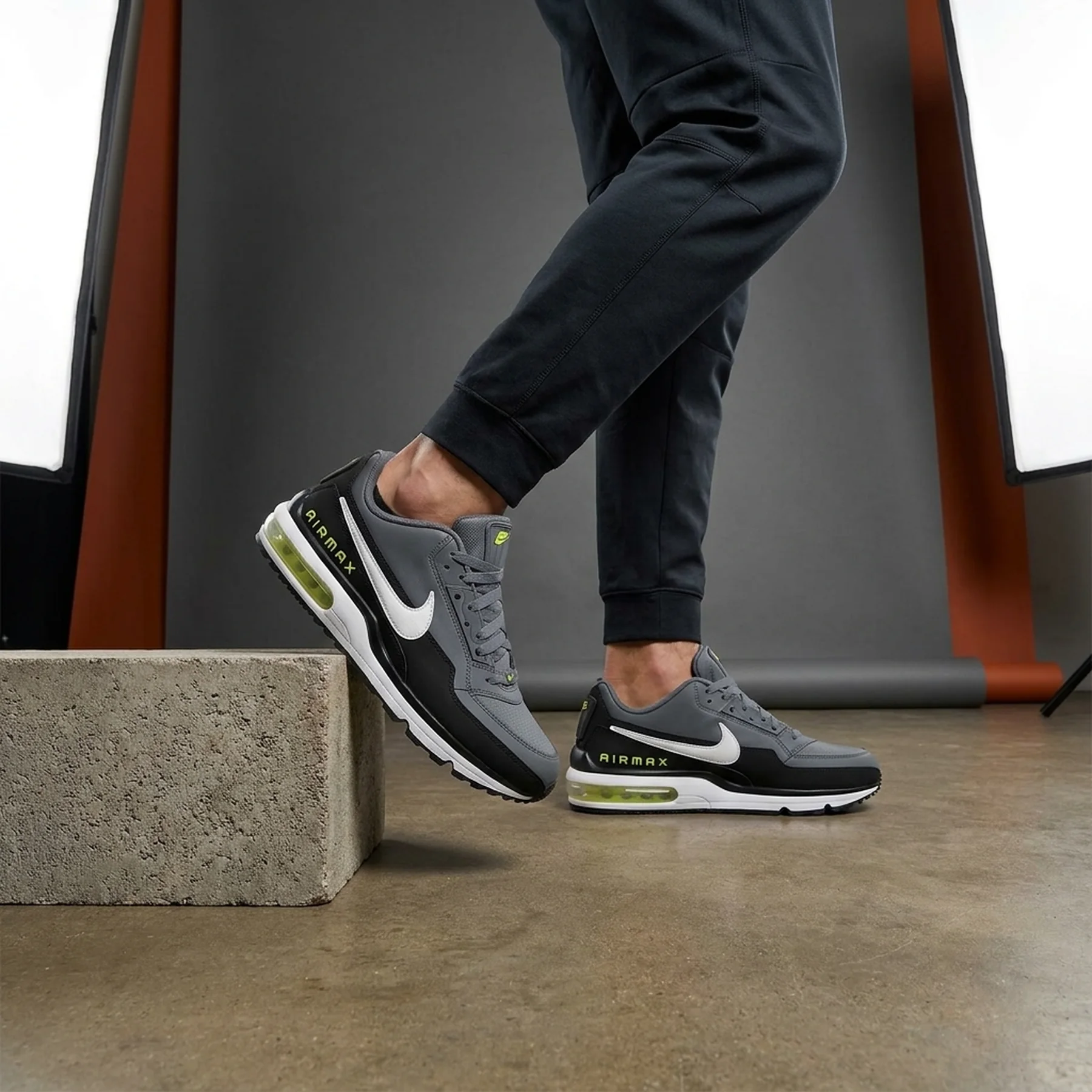 Кросівки чоловічі Nike Air Max Ltd 3 (DD7118-002)