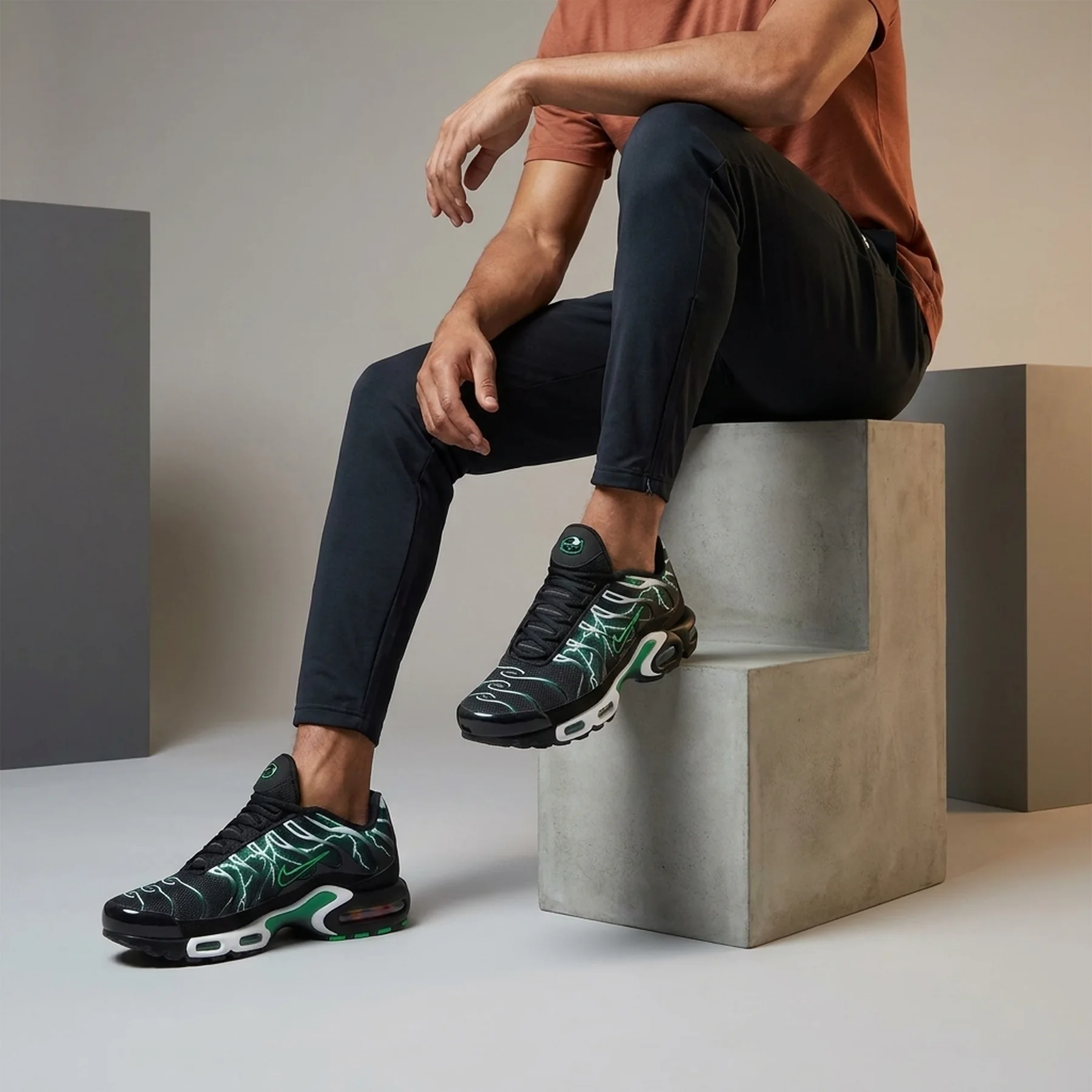 Кросівки чоловічі Nike Air Max Plus Black (IB3075-001)