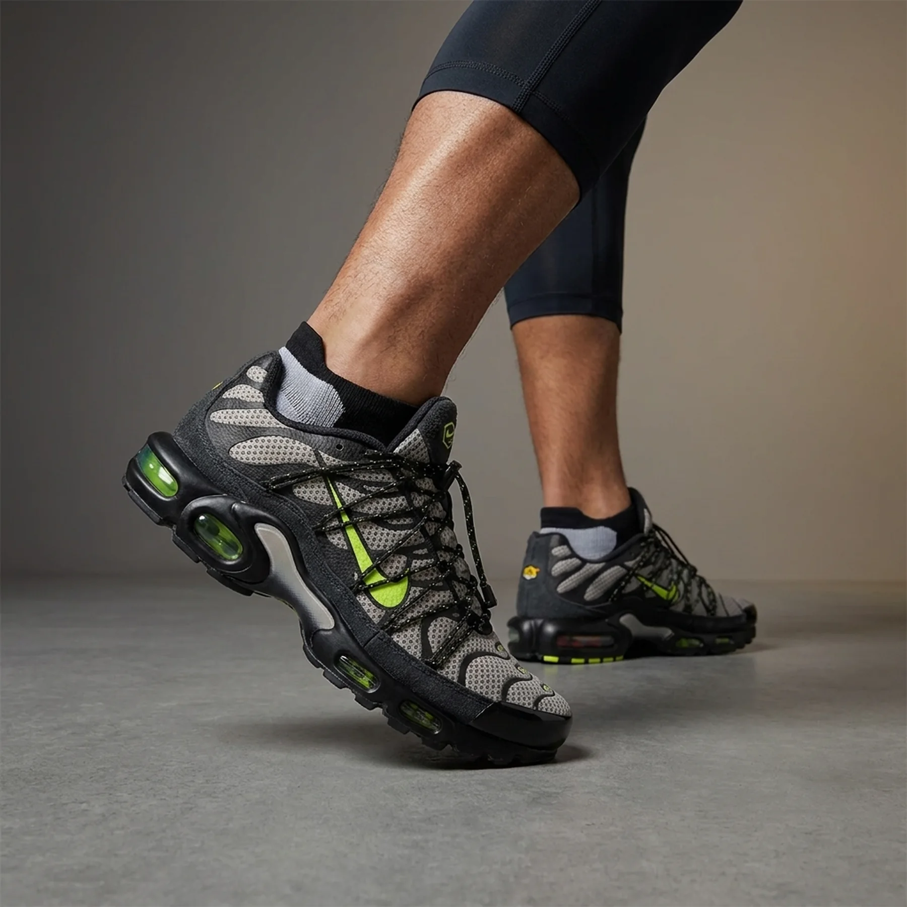 Кросівки чоловічі Nike Air Max Plus Utility Grey (FD0670-003)