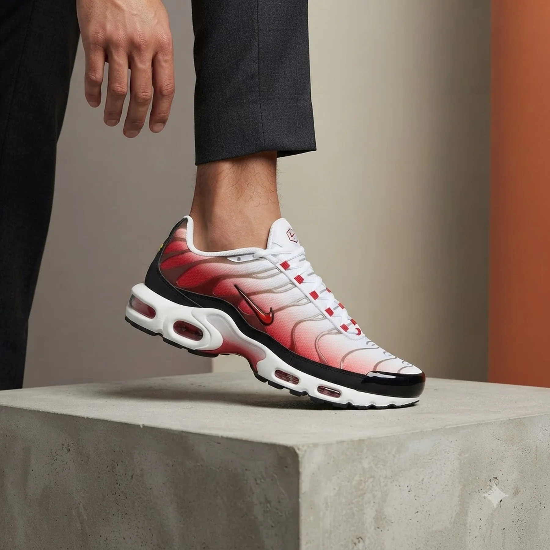 Кросівки чоловічі Nike Air Max Plus White/Red (HM9611-100)