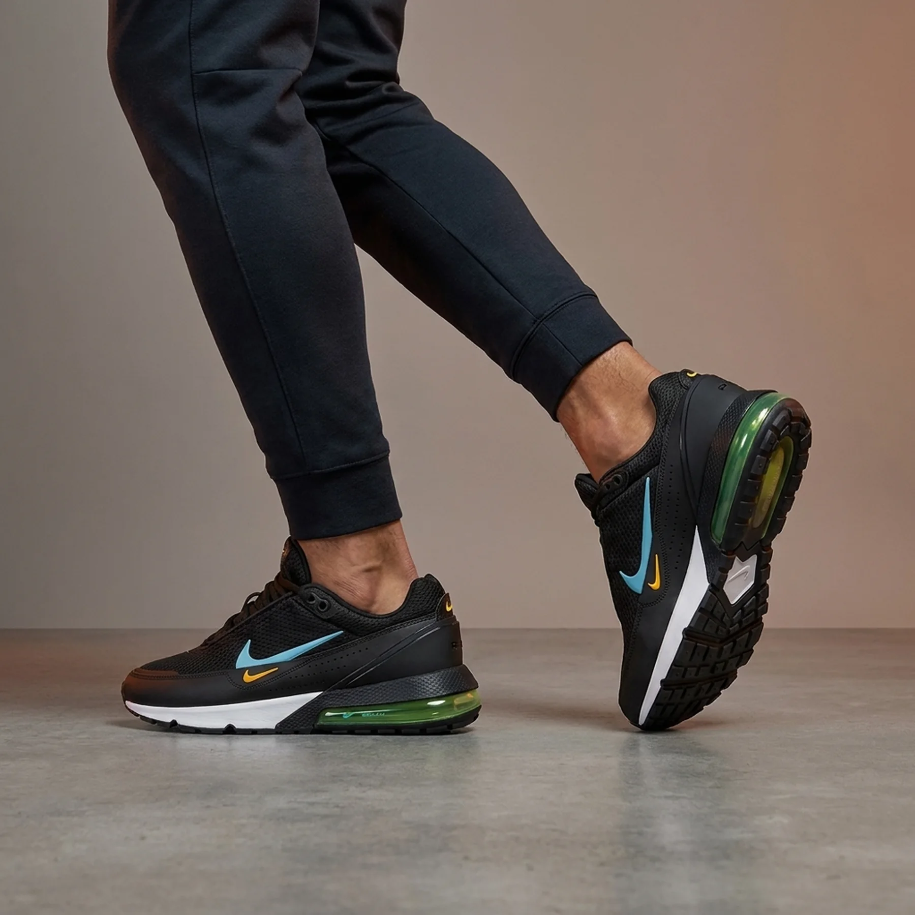 Кросівки чоловічі Nike Air Max Pulse (DR0453-007)