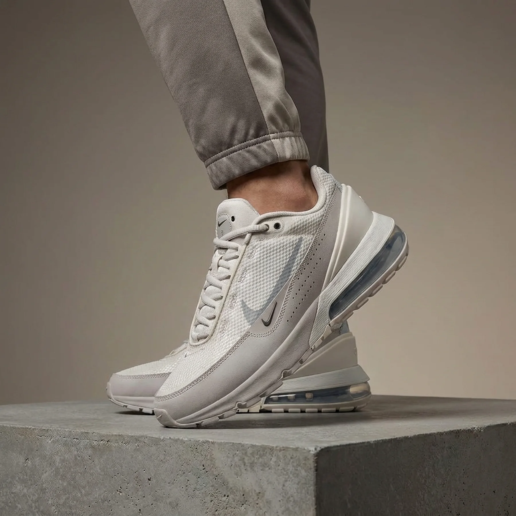 Кросівки чоловічі Nike Air Max Pulse (FN7459-002)