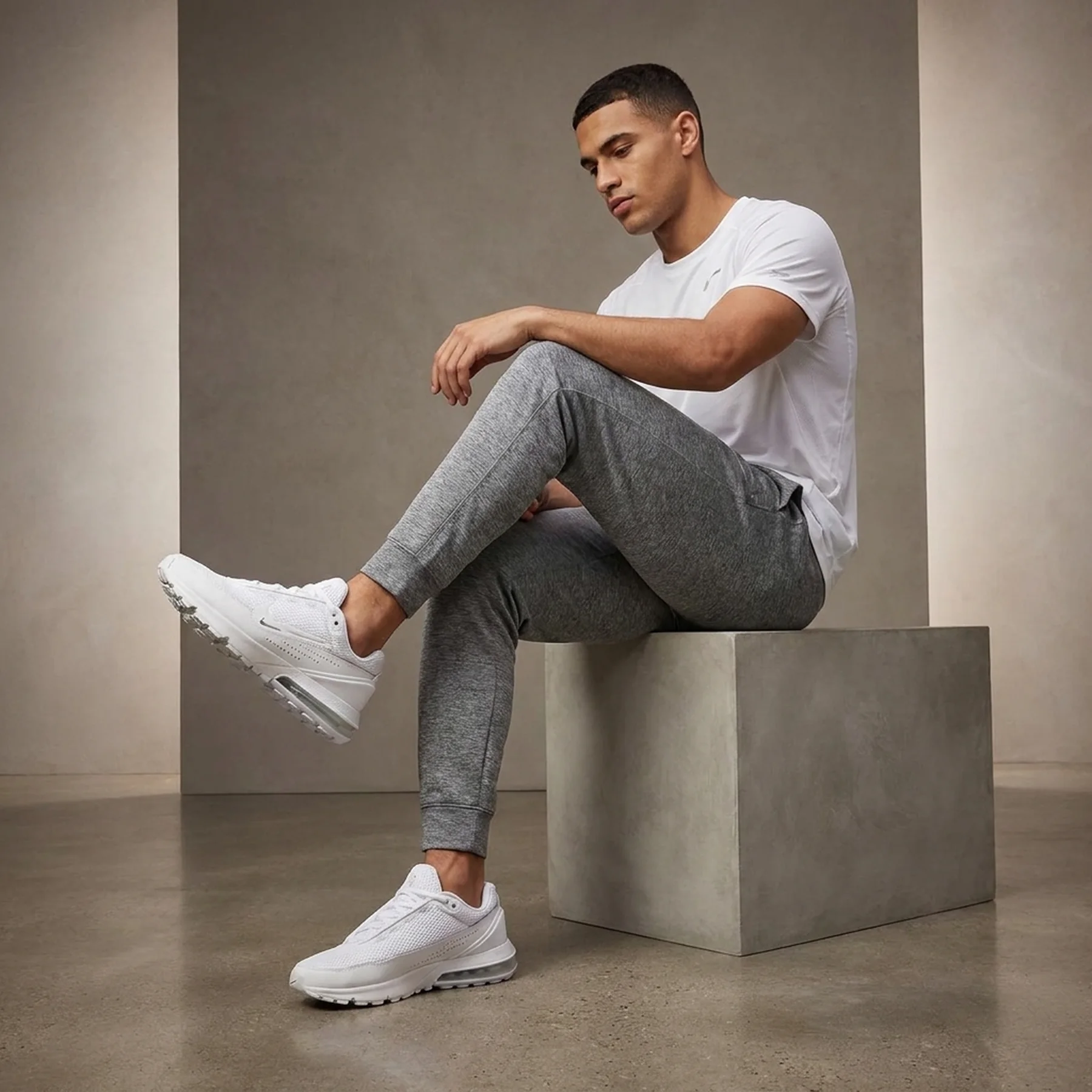 Кросівки чоловічі Nike Air Max Pulse (DR0453-101)