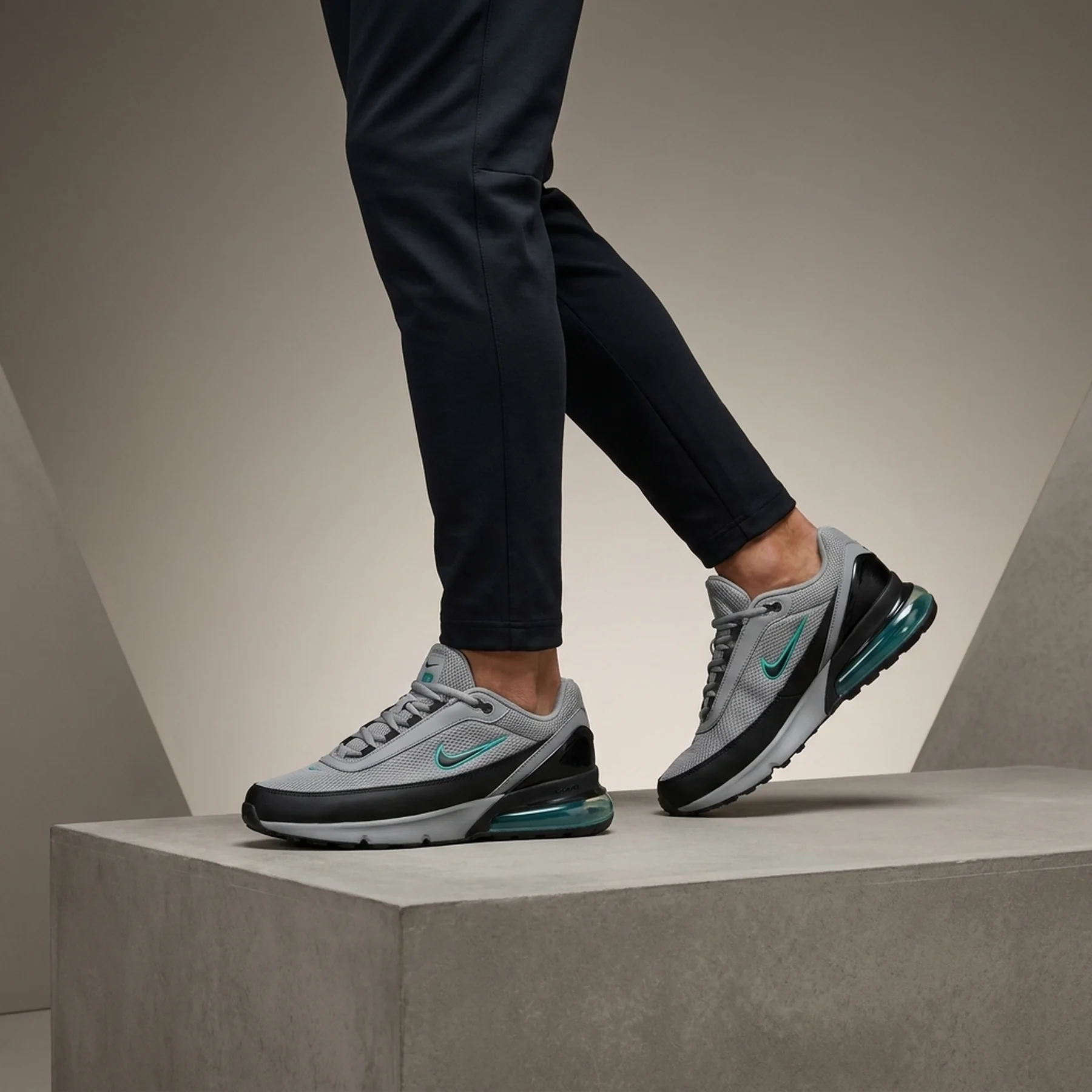 Кросівки чоловічі Nike Air Max Pulse (HF0104-001)