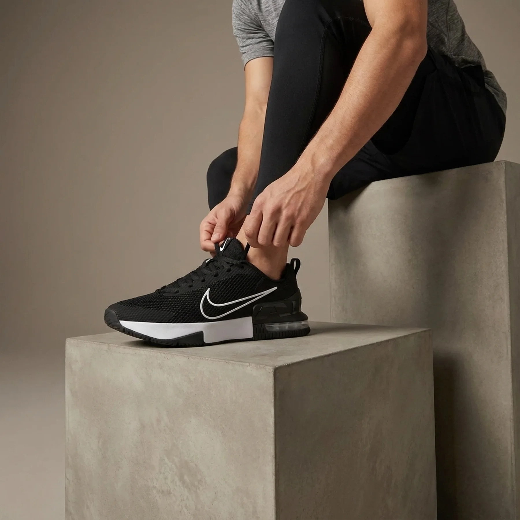 Кросівки чоловічі Nike Alpha Trainer 6 (FQ1833-001)