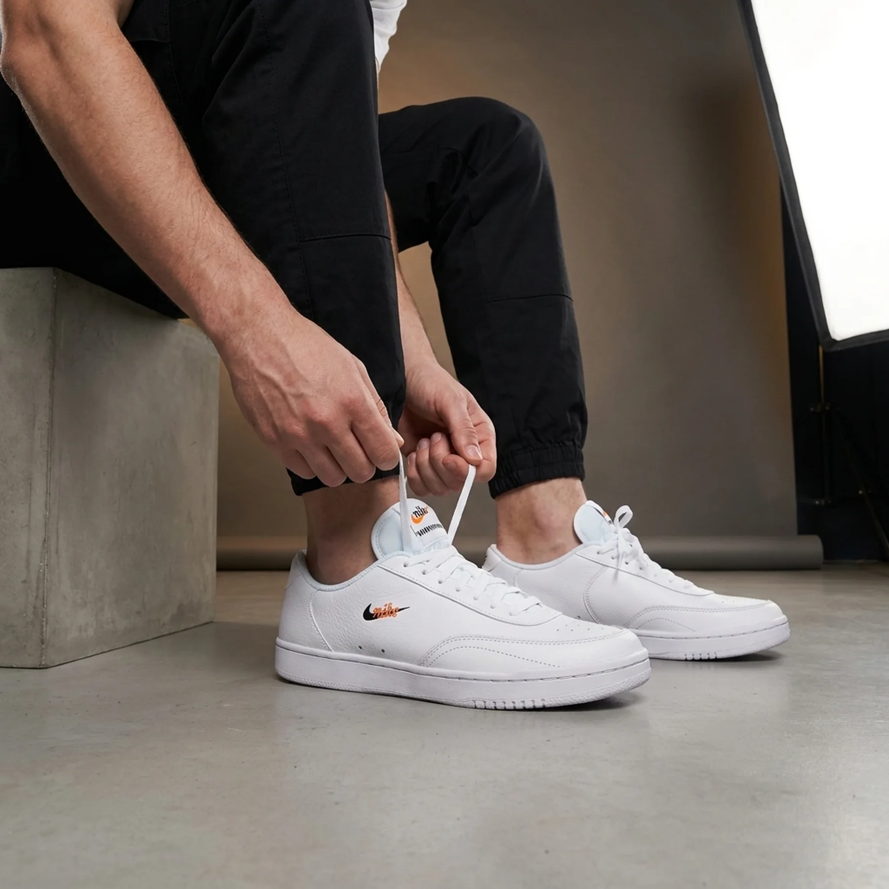Кросівки чоловічі Nike Court Vintage Premium White (CT1726-100)
