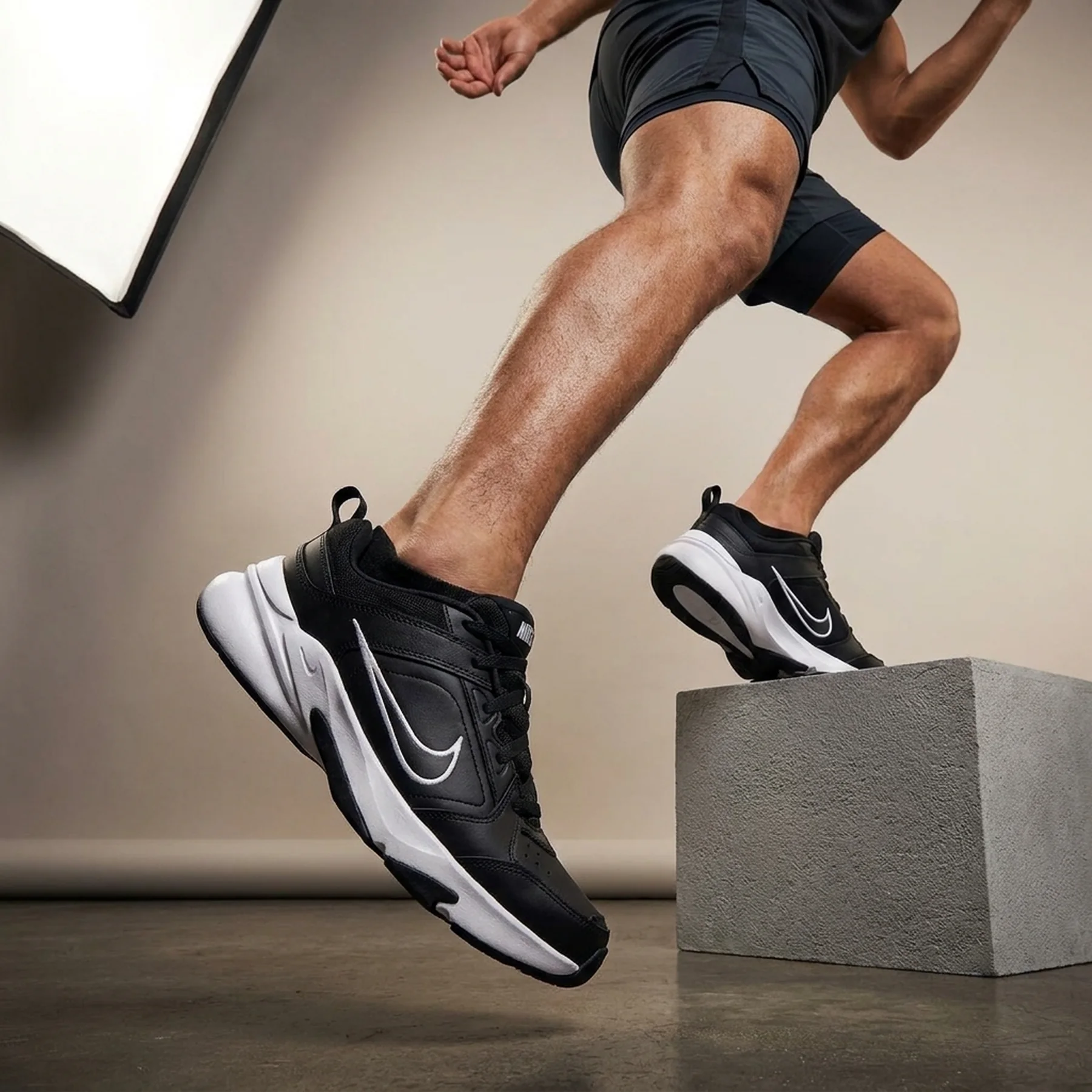 Кросівки чоловічі Nike Defy All Day (DJ1196-002)