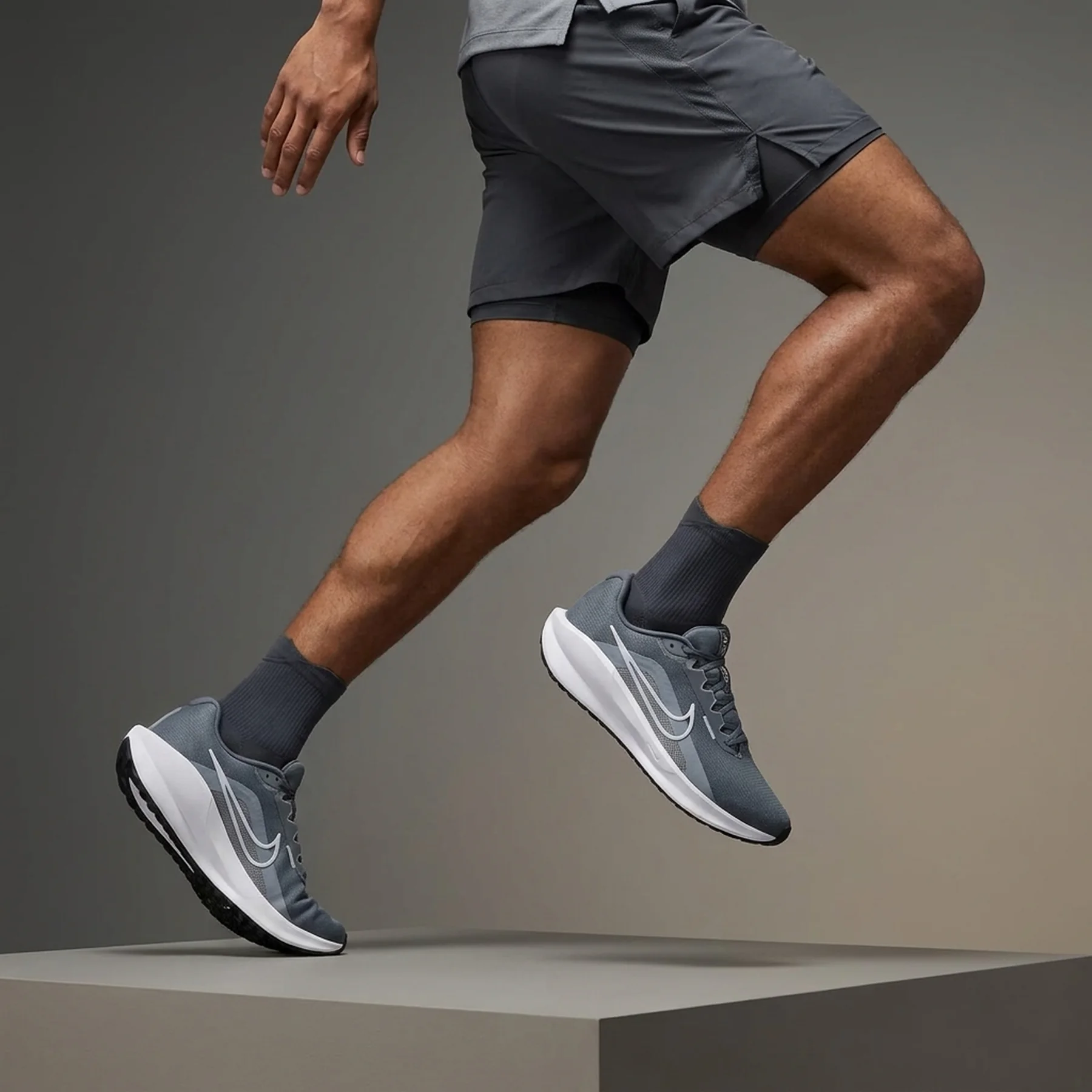 Кросівки чоловічі Nike Downshifter 13 (FD6454-010)