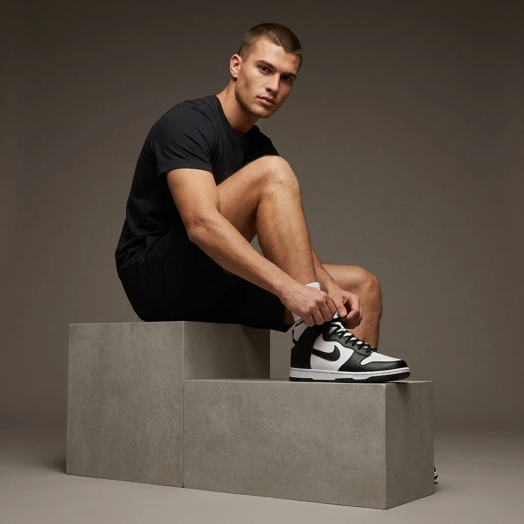 Кросівки чоловічі Nike Dunk High Retro (DD1399-105)