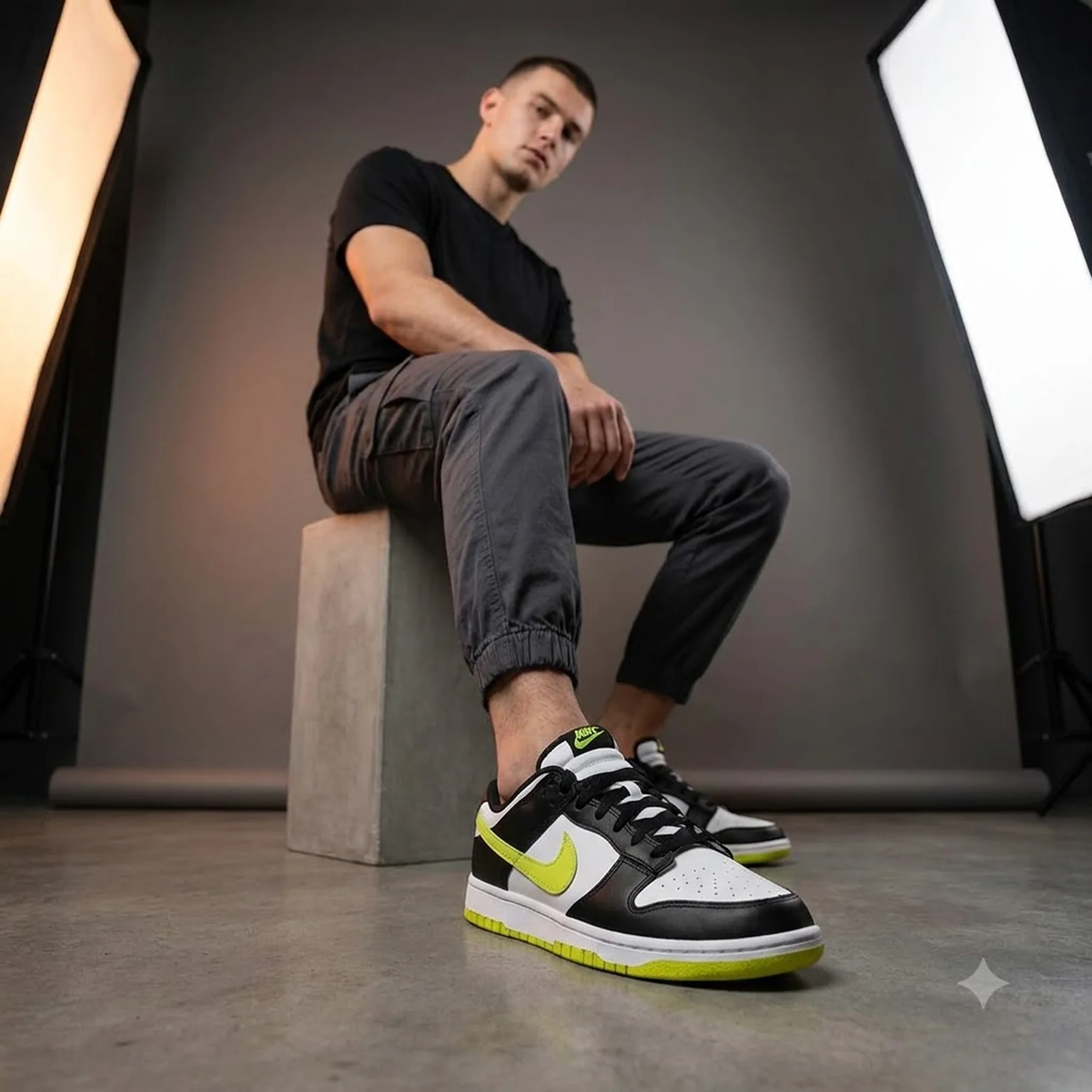 Кросівки чоловічі Nike Dunk Low "Black/Bright Cactus" (DV0833-110)