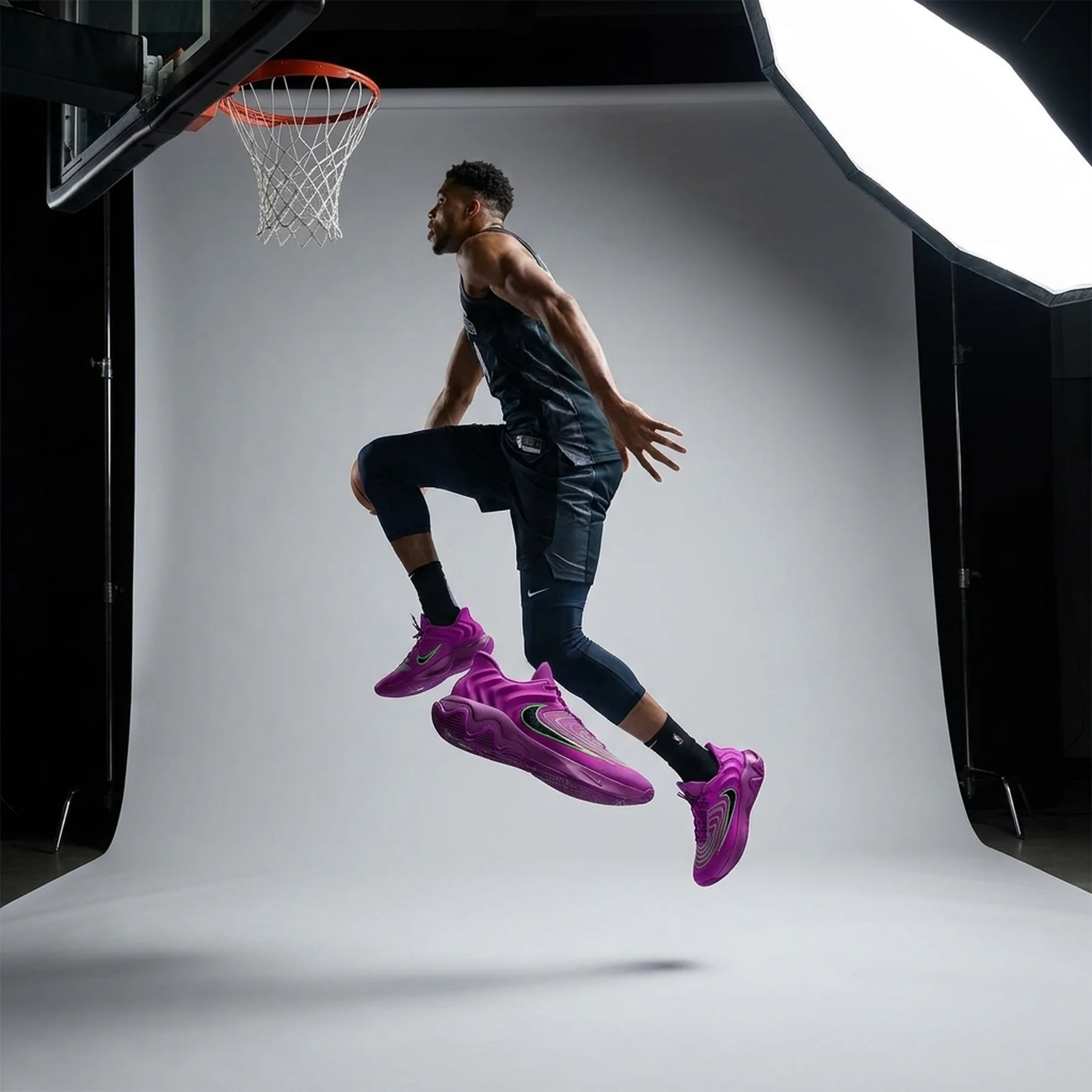 Кросівки чоловічі Nike Giannis Immortality 4 Hyper (FQ3680-501)
