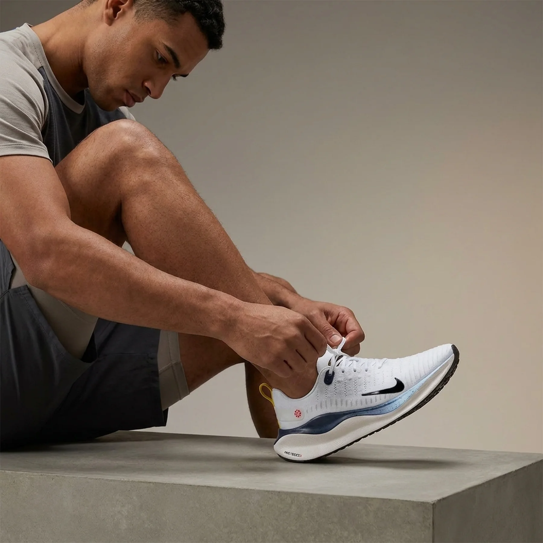 Кросівки чоловічі Nike Infinityrn 4 Road Running Shoes White (HJ9071-100)