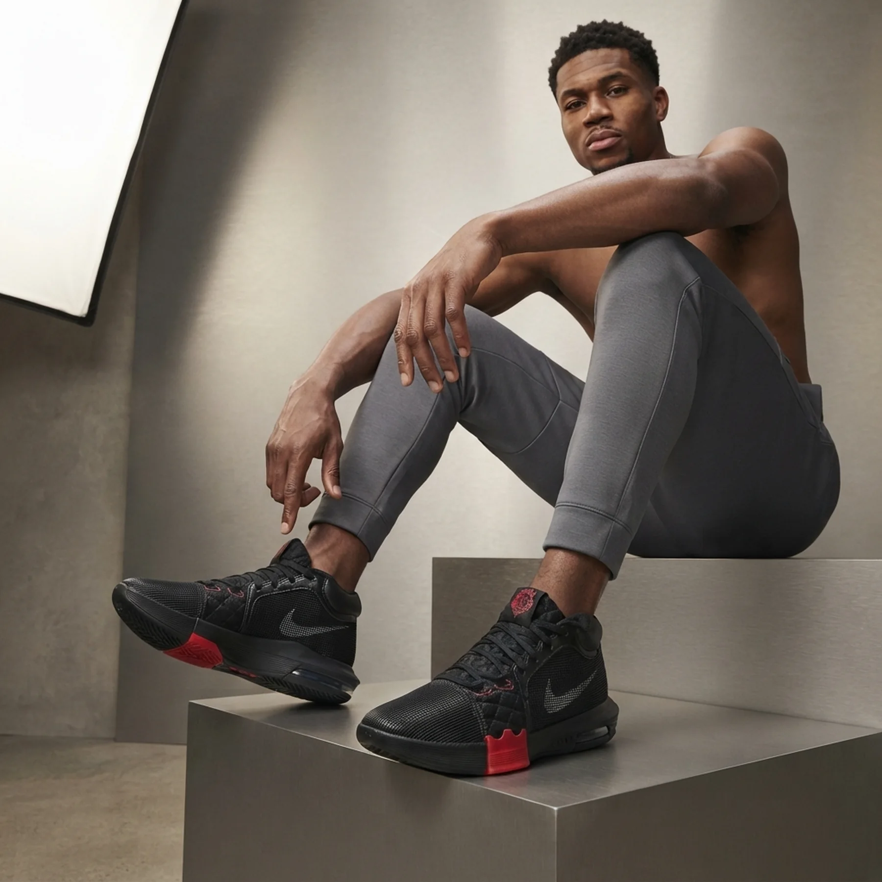 Кросівки чоловічі Nike Lebron Witness Viii (FB2239-005)
