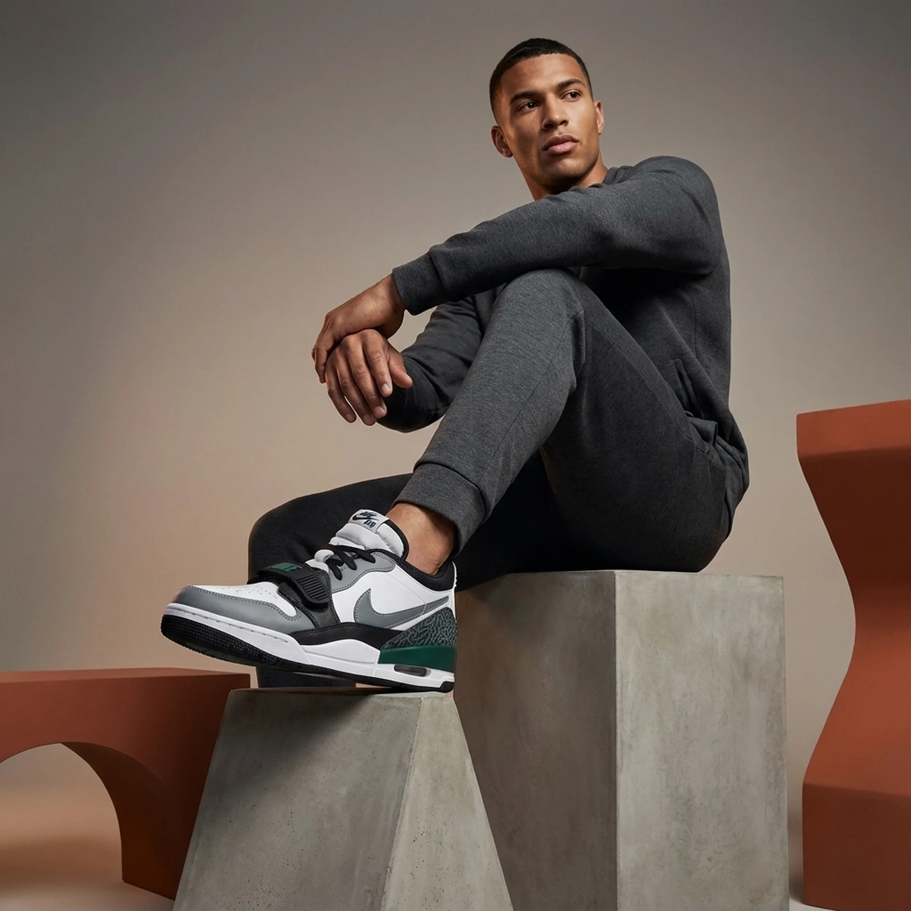 Кросівки чоловічі Nike Legacy 312 Low (CD7069-131)