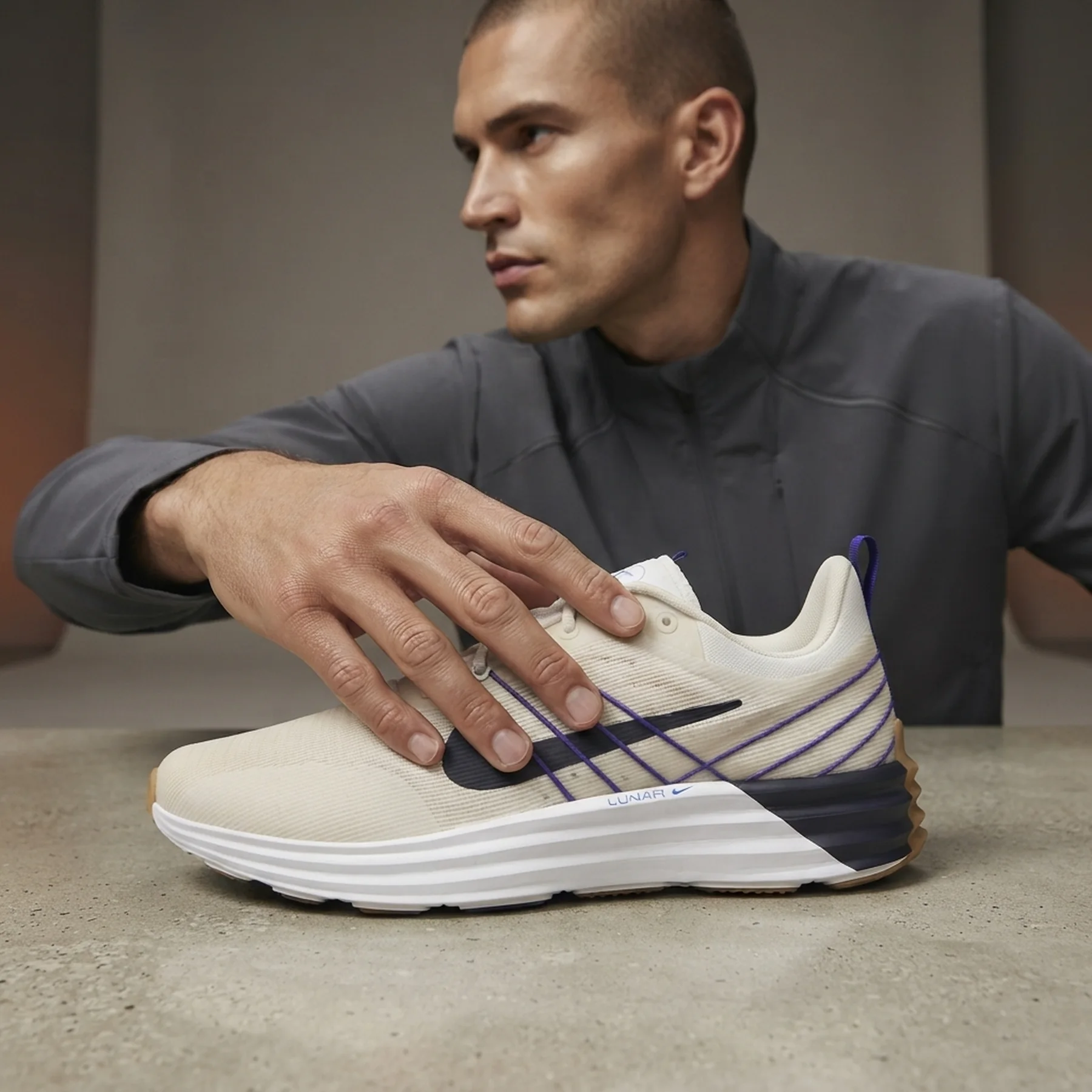 Кросівки чоловічі Nike Lunar Roam Beige (HM9609-100)