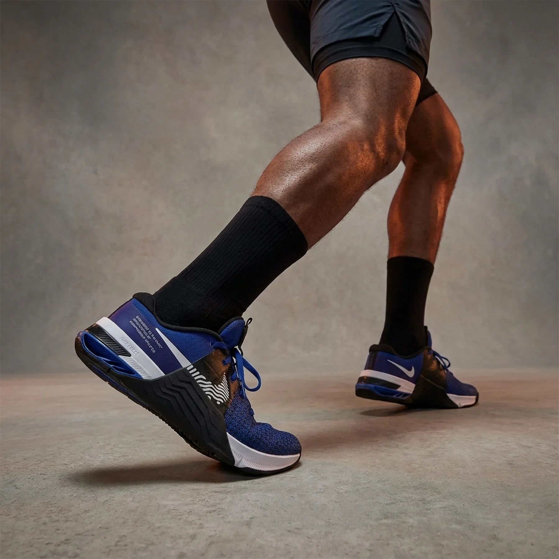Кросівки чоловічі Nike Metcon 8 (DO9328-400)