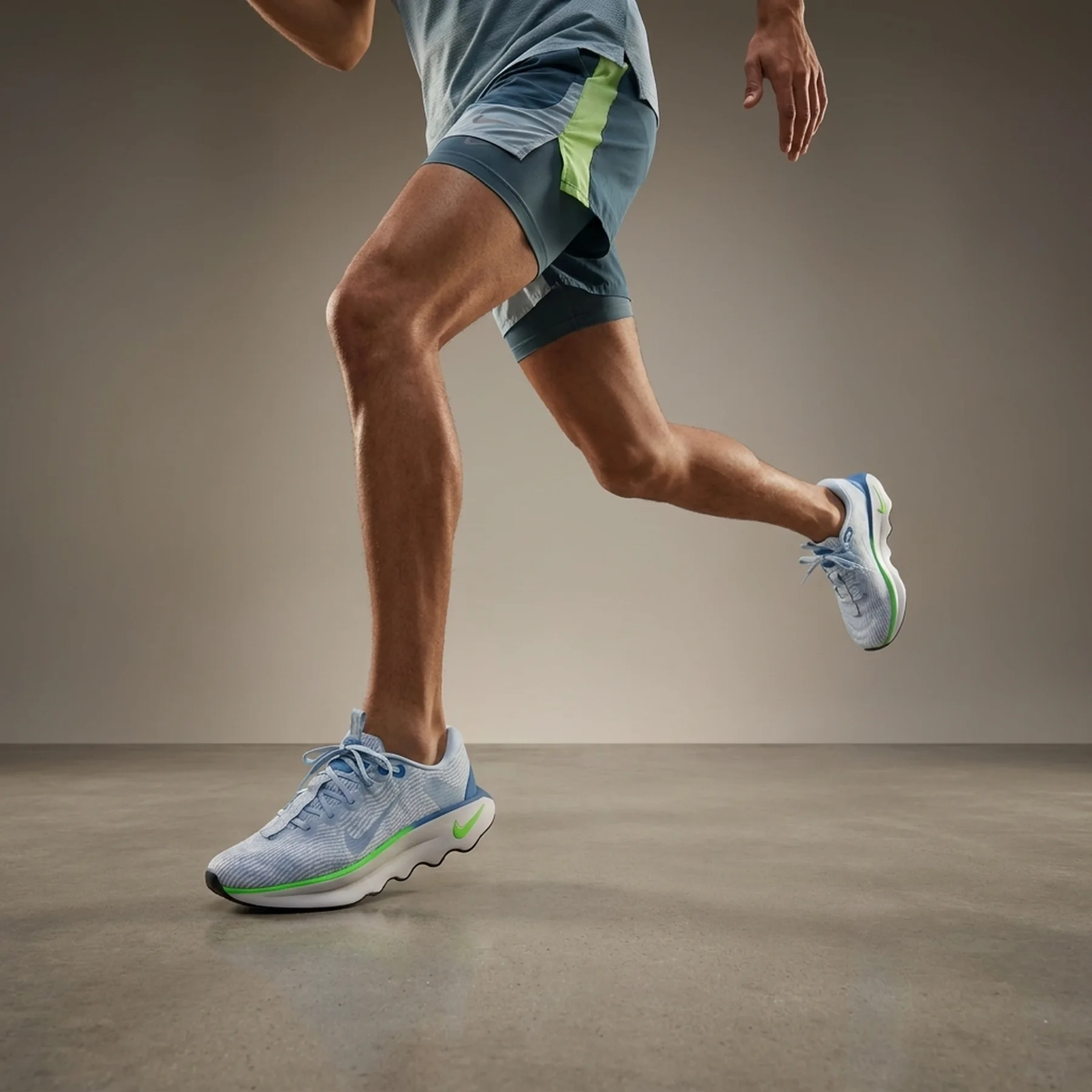 Кросівки чоловічі Nike Motiva (DV1237-402)