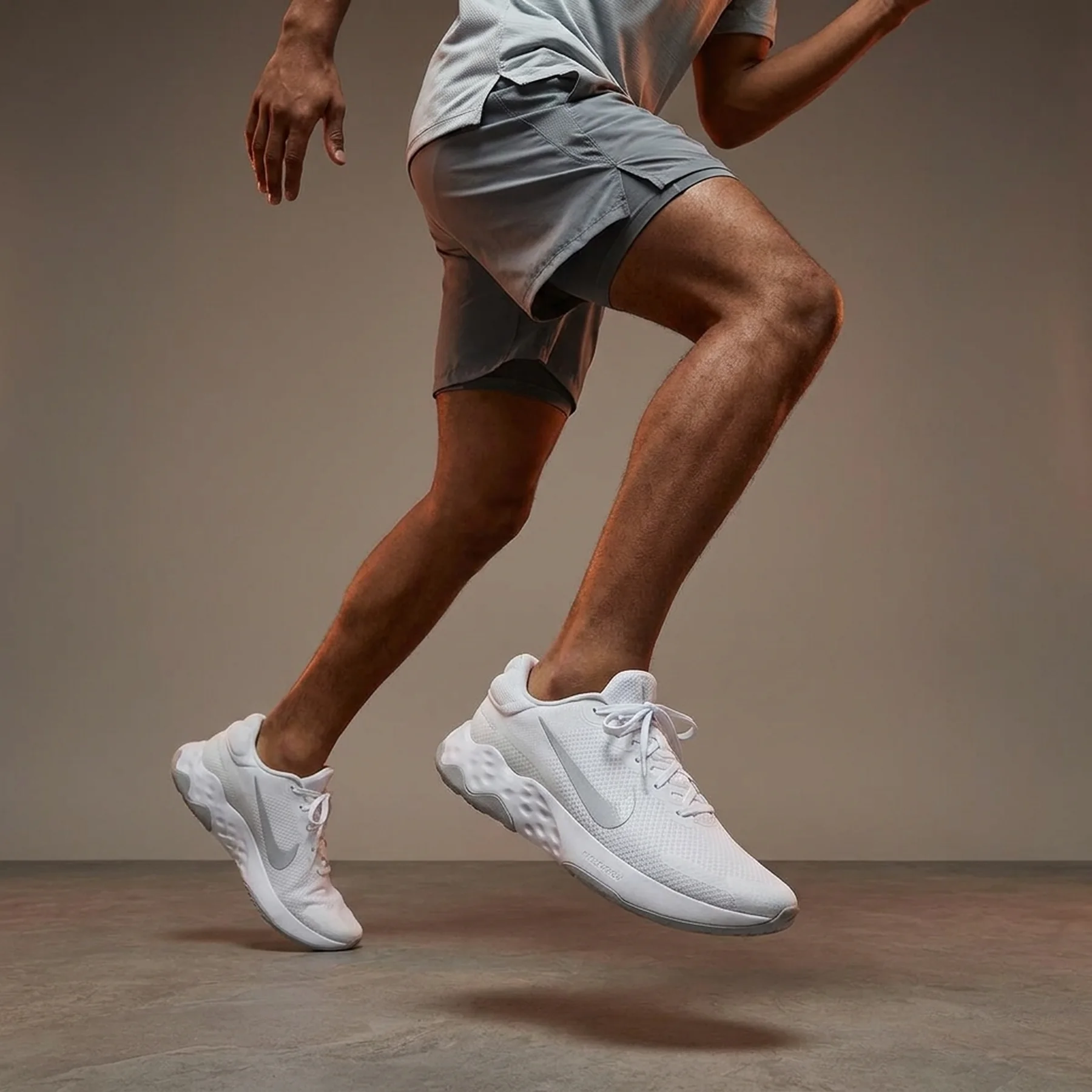 Кросівки чоловічі Nike Renew Ride 3 (DC8185-101)