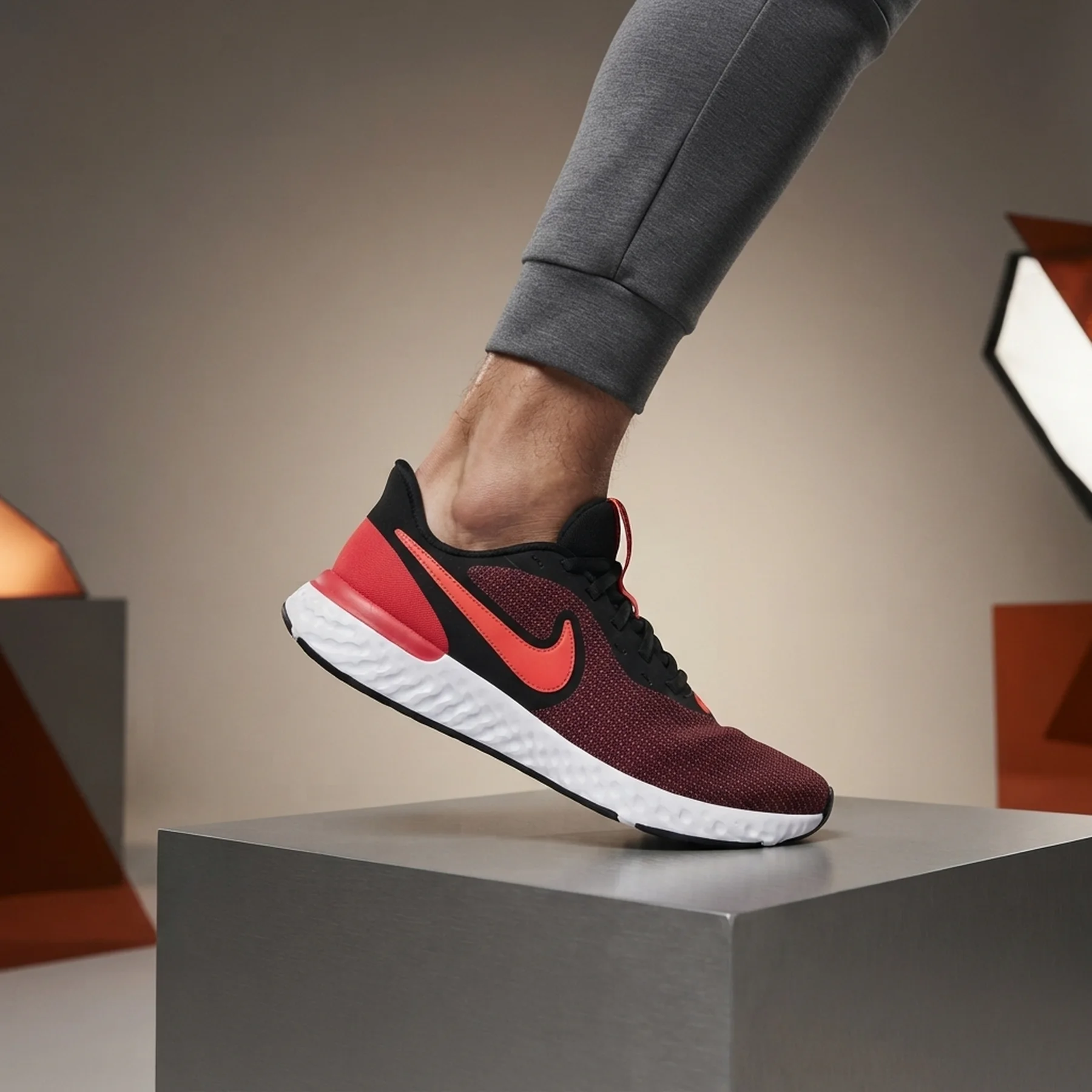 Кросівки чоловічі Nike Revolution 5 Extension (CZ8591-002)