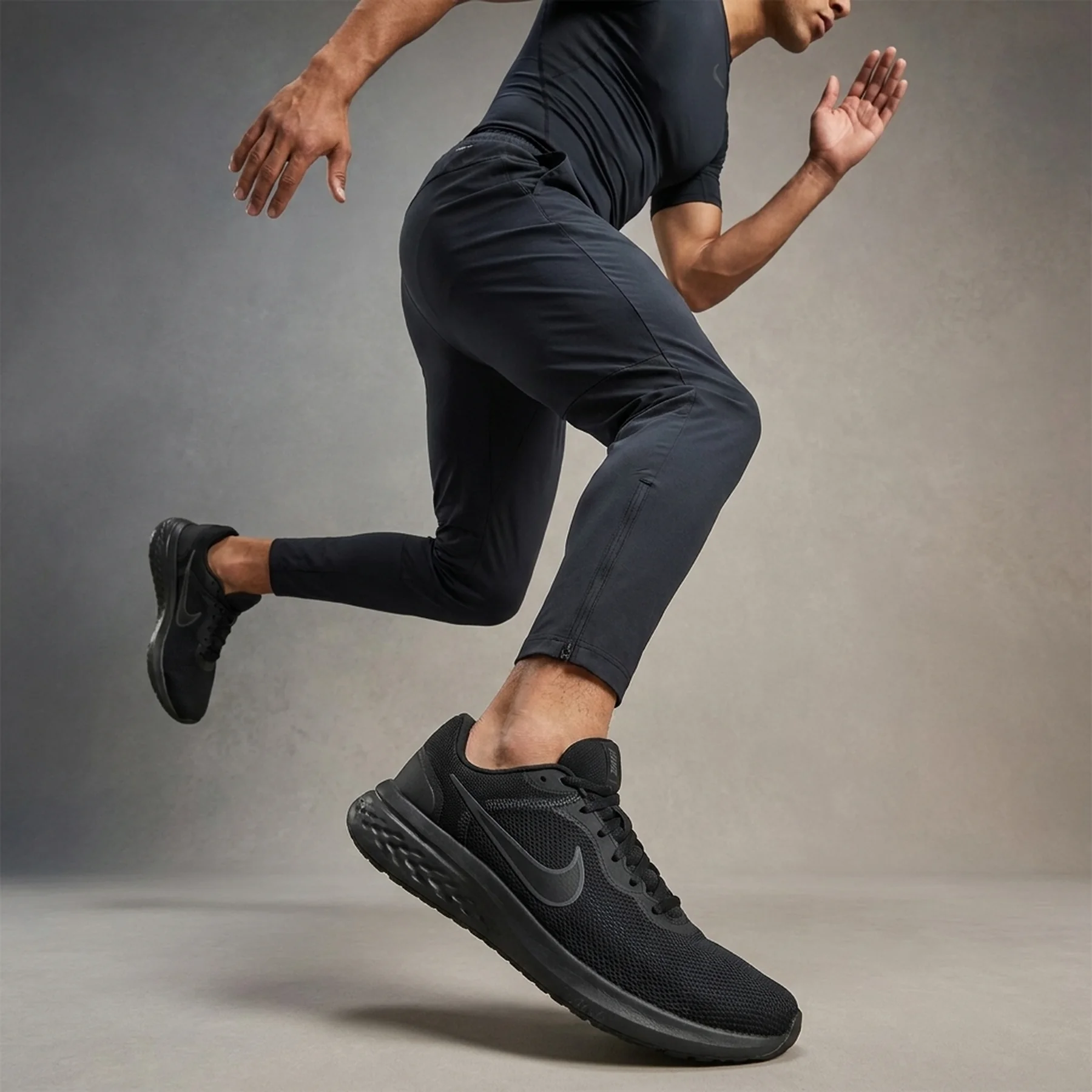 Кросівки чоловічі Nike Revolution 7 (FB2207-005)