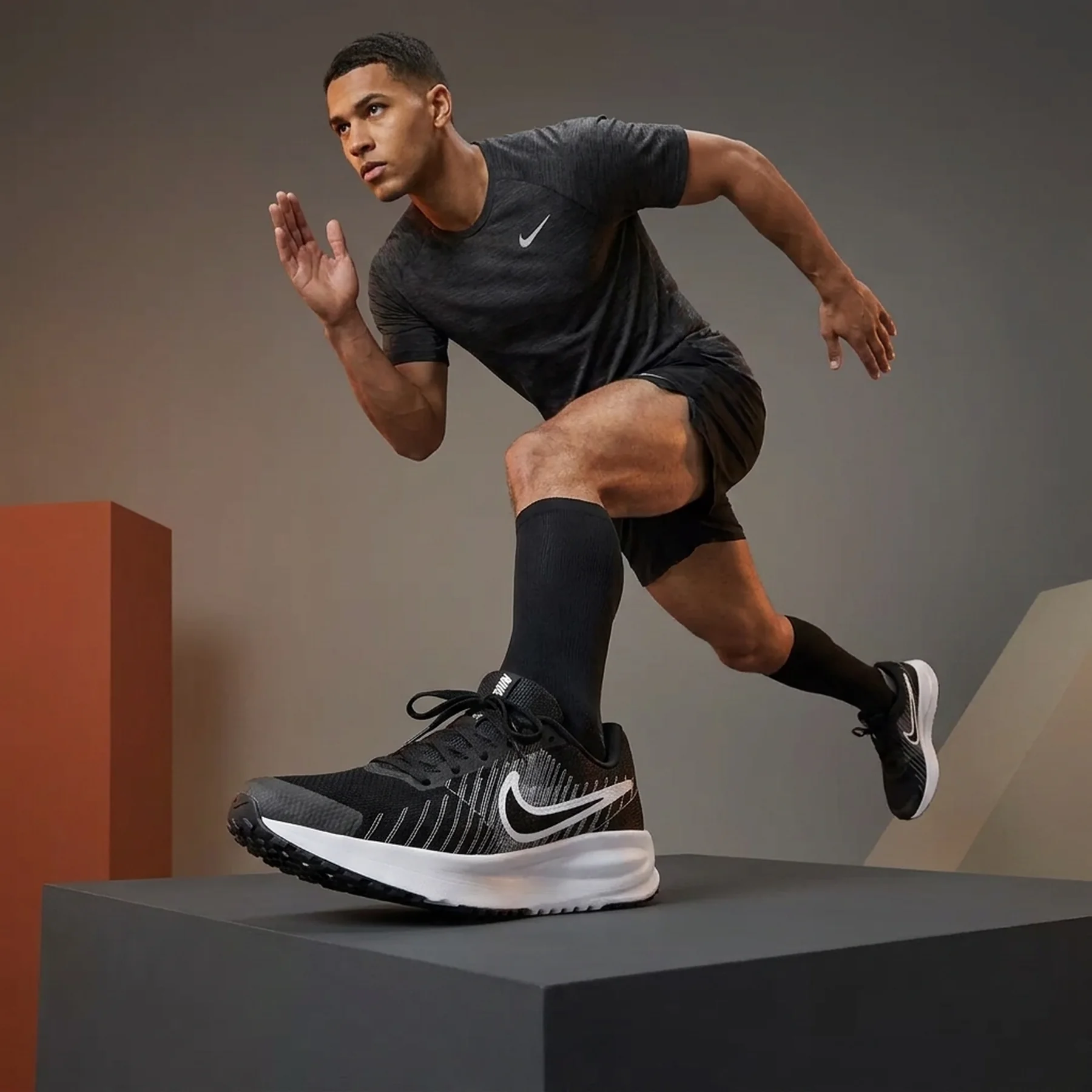 Кросівки чоловічі Nike Run Defy Black (HM9594-004)
