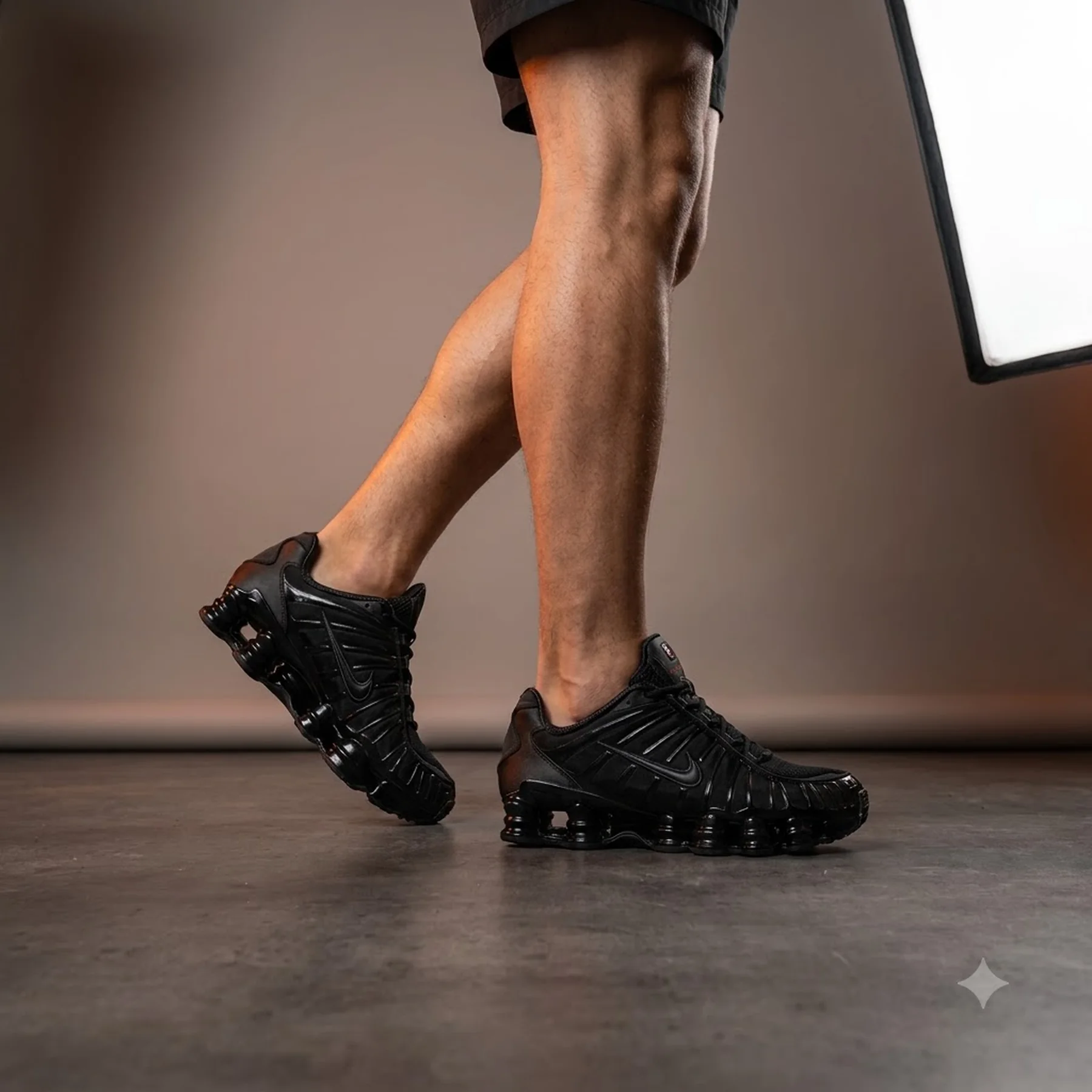 Кросівки чоловічі Nike Shox Black (AV3595-002)