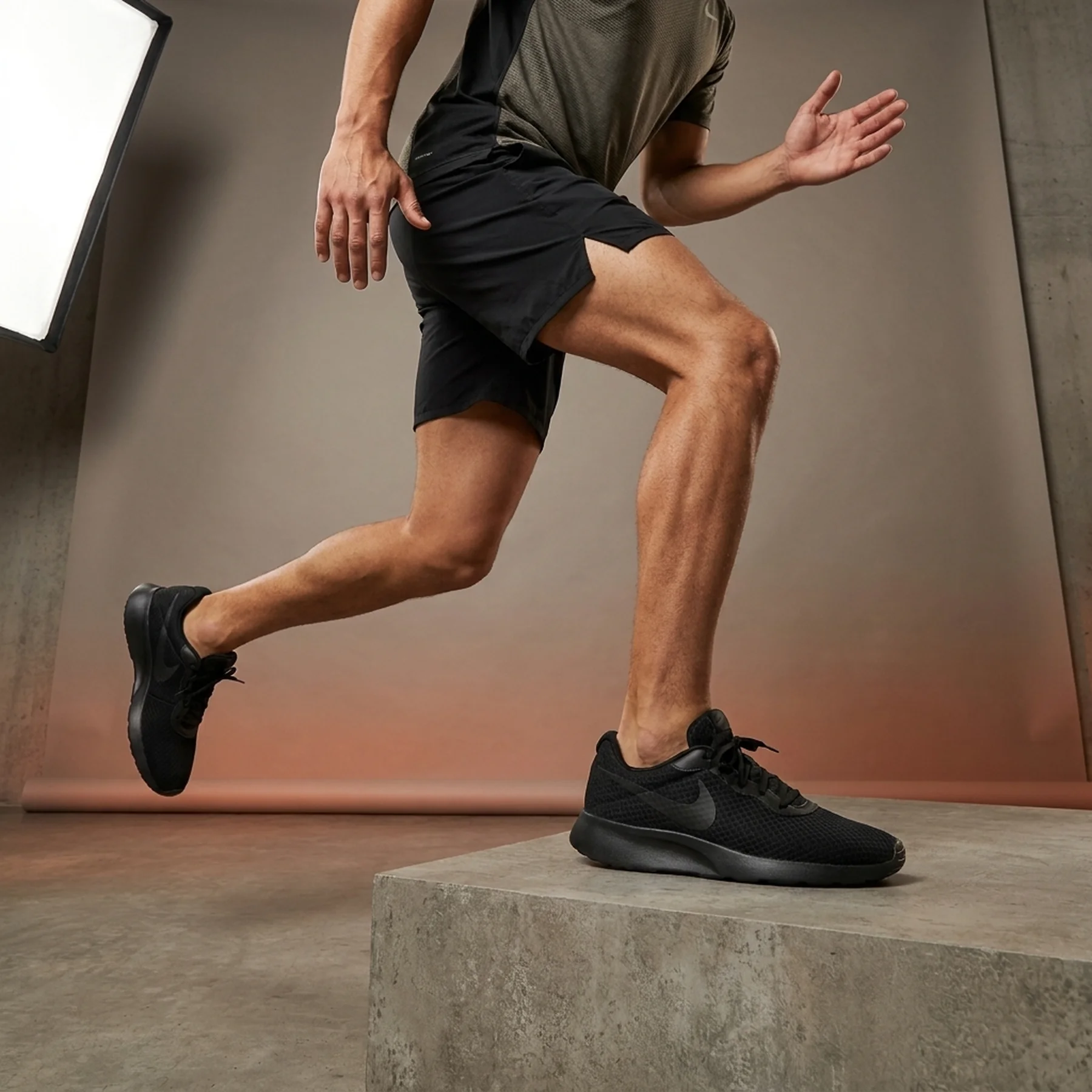 Кросівки чоловічі Nike Tanjun (DJ6258-001)