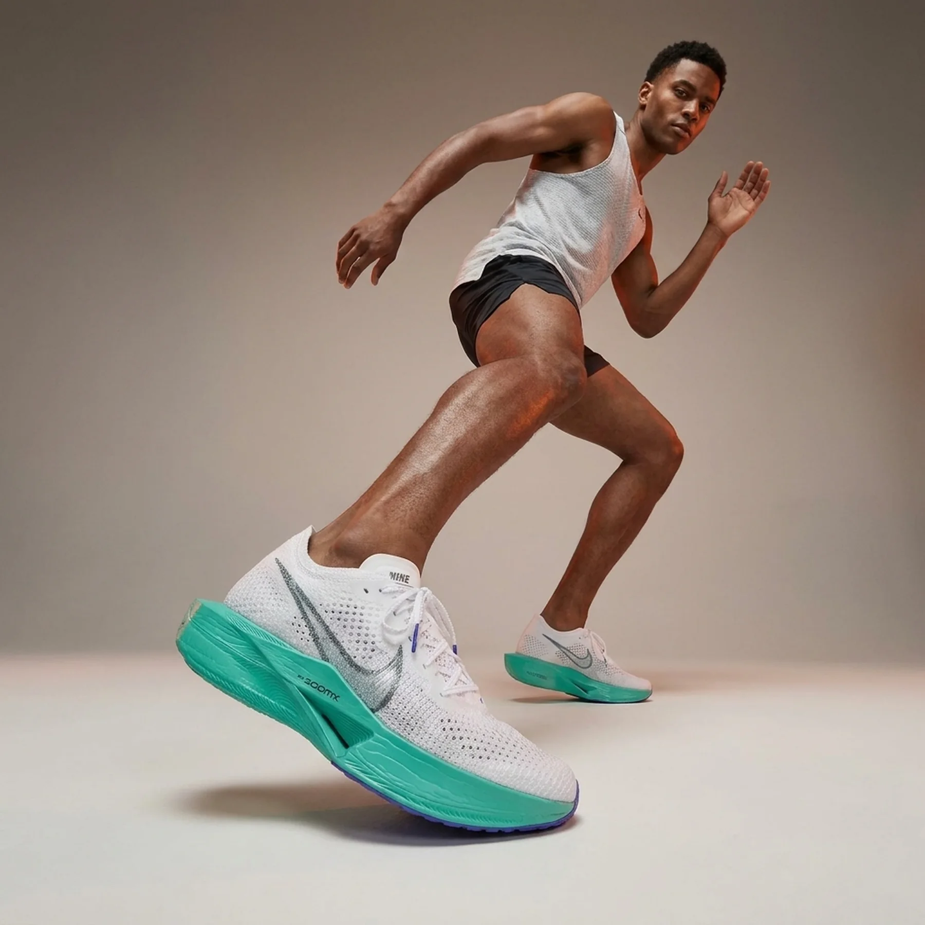 Кросівки чоловічі Nike Vaporfly 3 (DV4129-102)