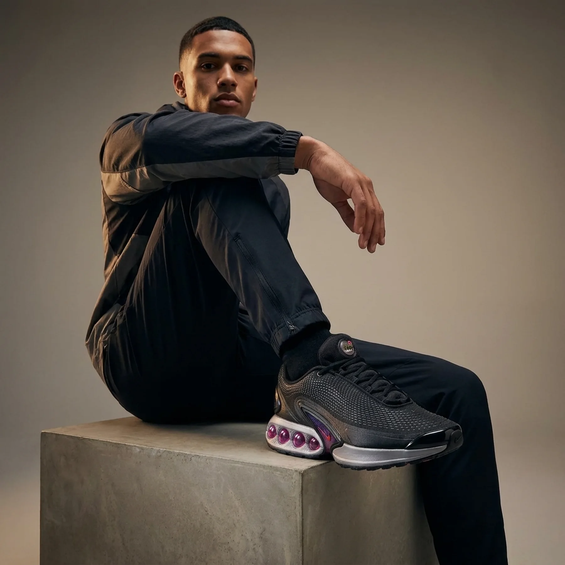 Кросівки чоловічі Nike W Air Max Dn (FJ3145-005)