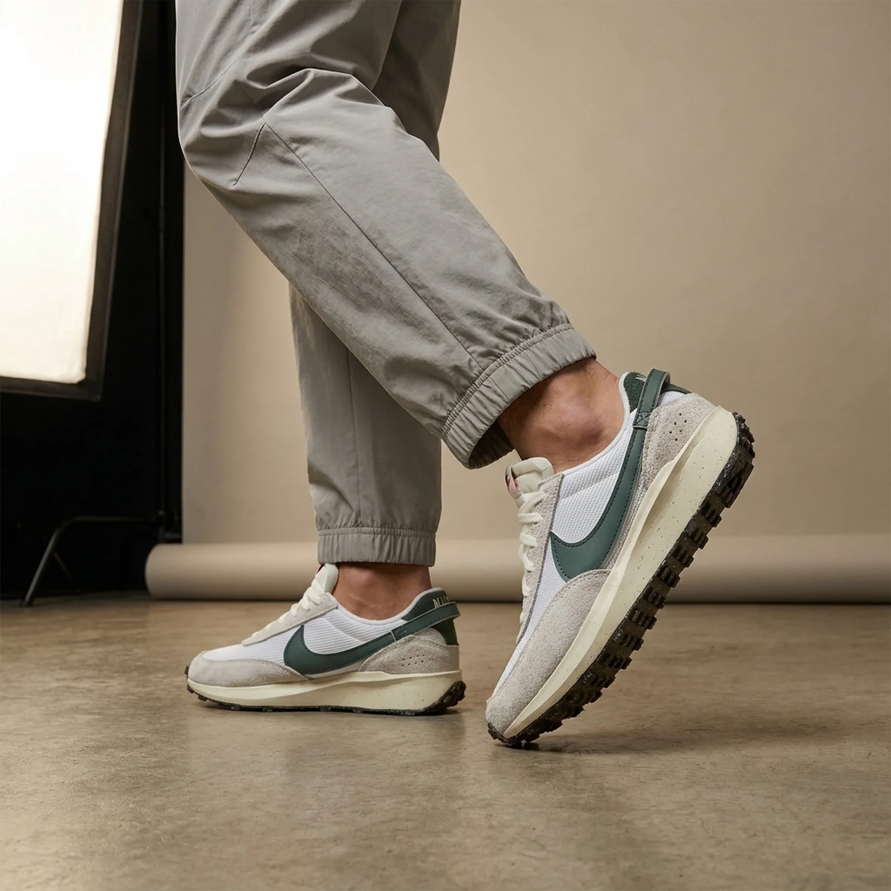 Кросівки чоловічі Nike Waffle Debut (DX2931-101)