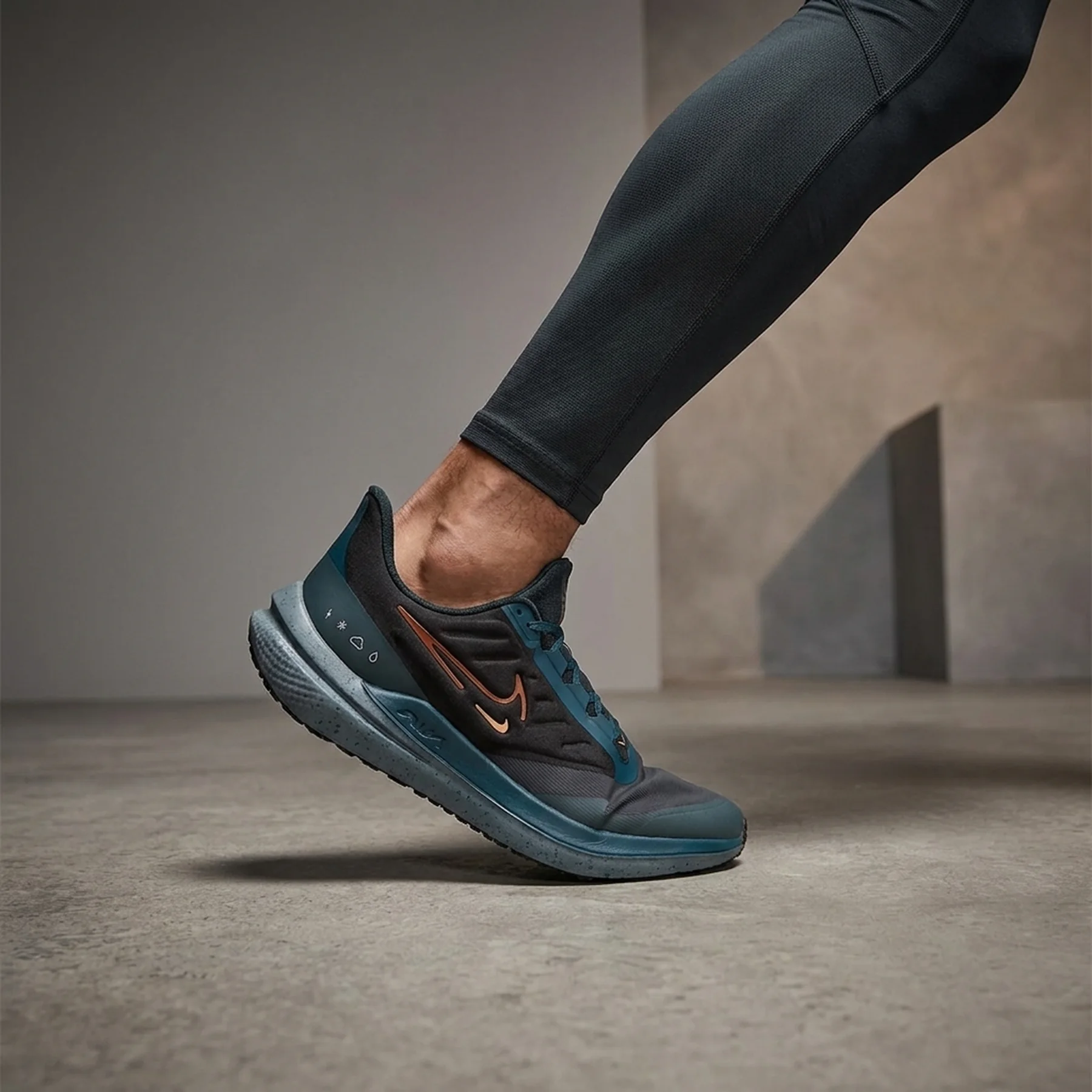 Кросівки чоловічі Nike Winflo 9 Shield (DM1106-002)