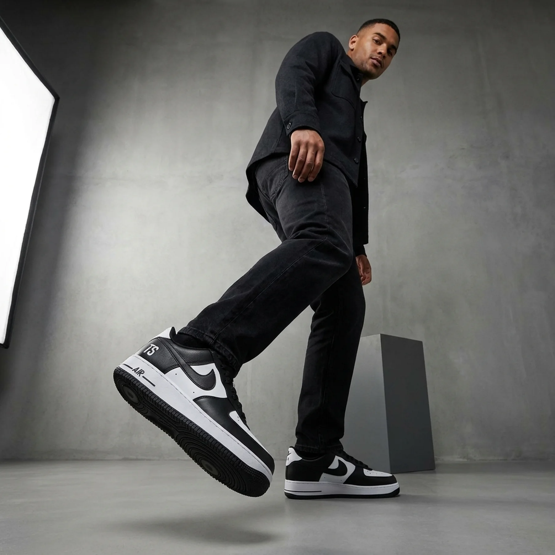 Кросівки чоловічі Nike X Terror Squad Air Force 1 Low (FJ5756-100)