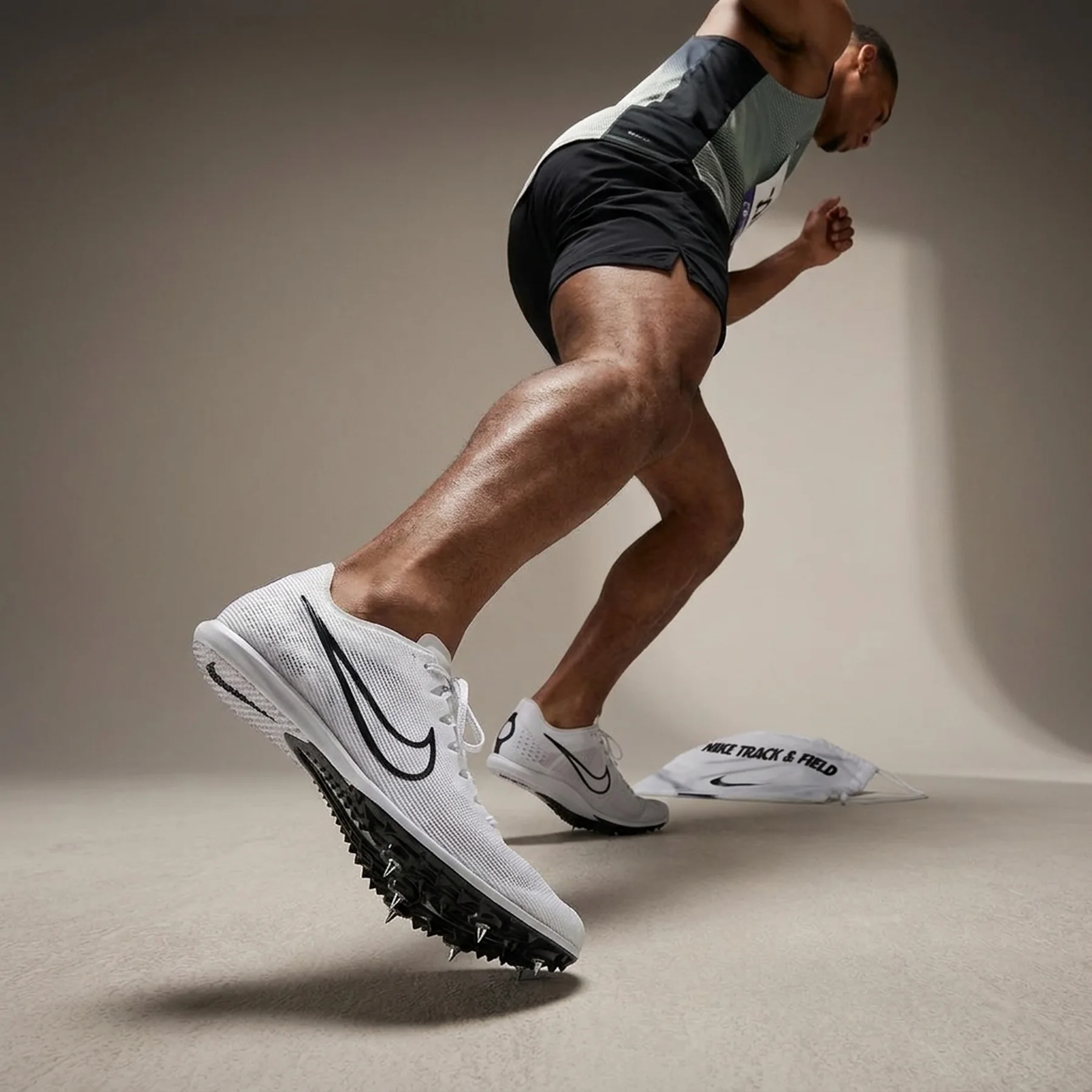 Кросівки чоловічі Nike Zoom Mamba 6 (DR2733-100)